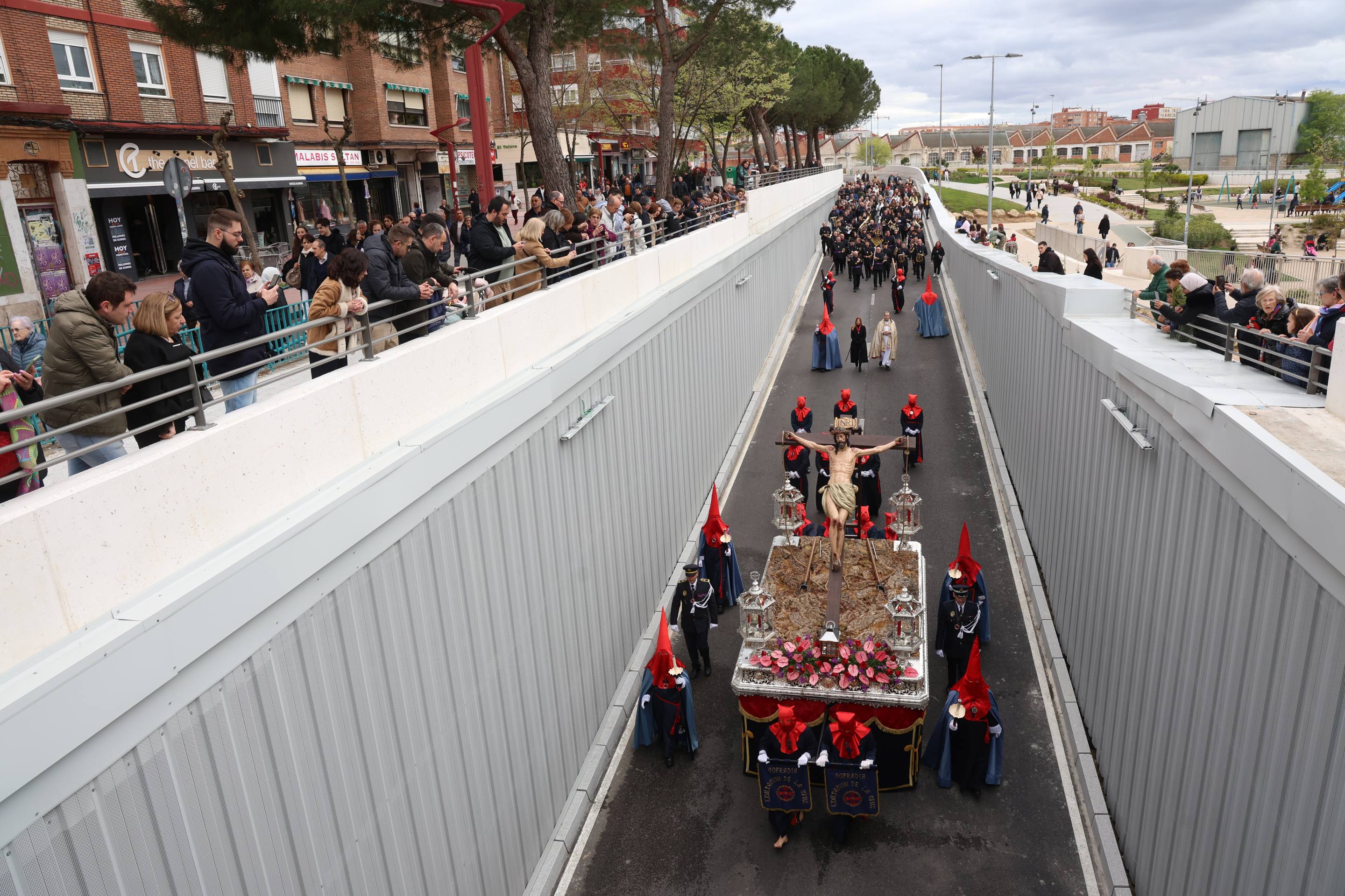 La procesión de la Exaltación de la Luz de Cristo, en imágenes