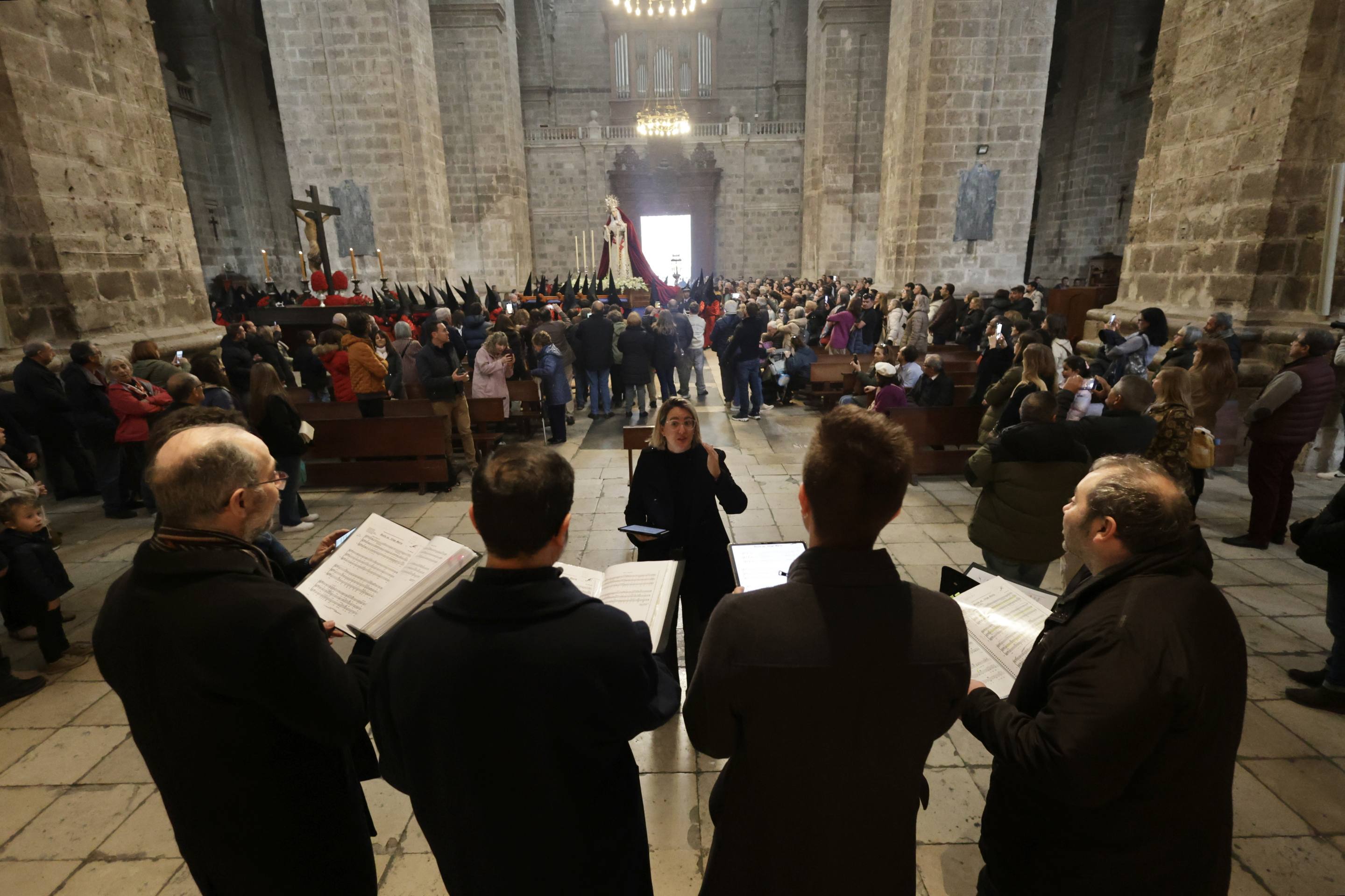 La procesión del Santísimo Cristo de la Preciosísima Sangre, en imágenes