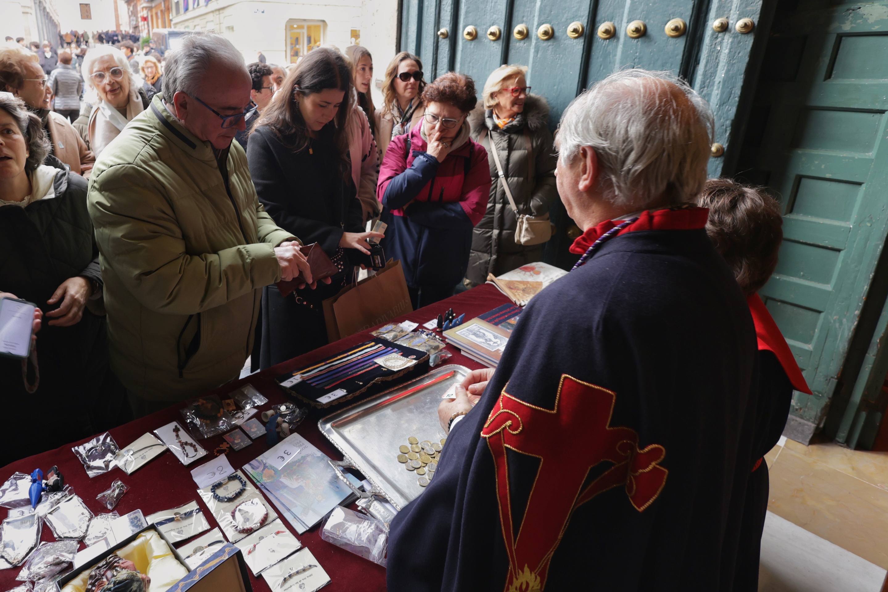Así es el merchandising de la Semana Santa en Valladolid