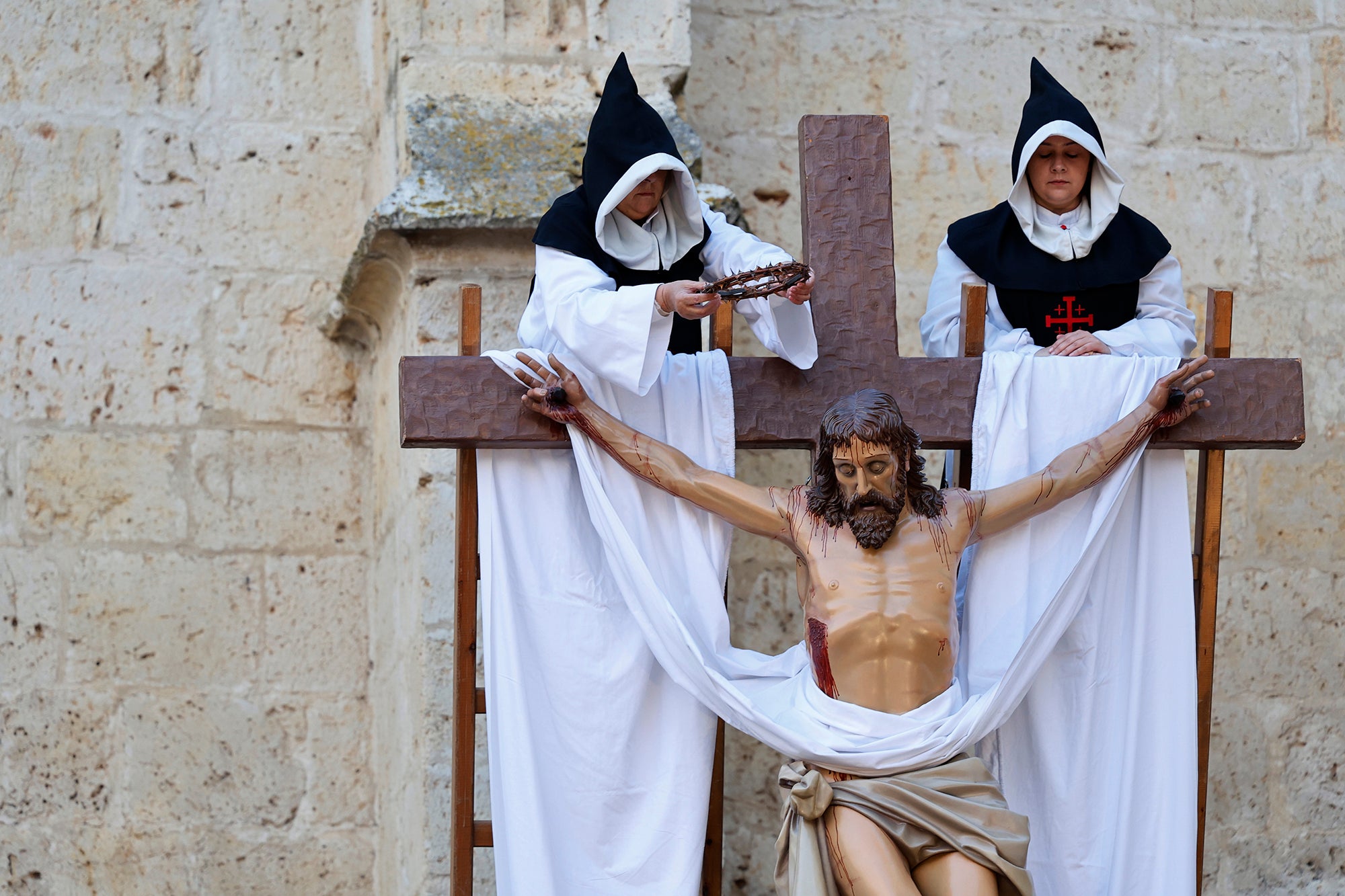 Función del Descendimiento en la plaza de la Inmaculada