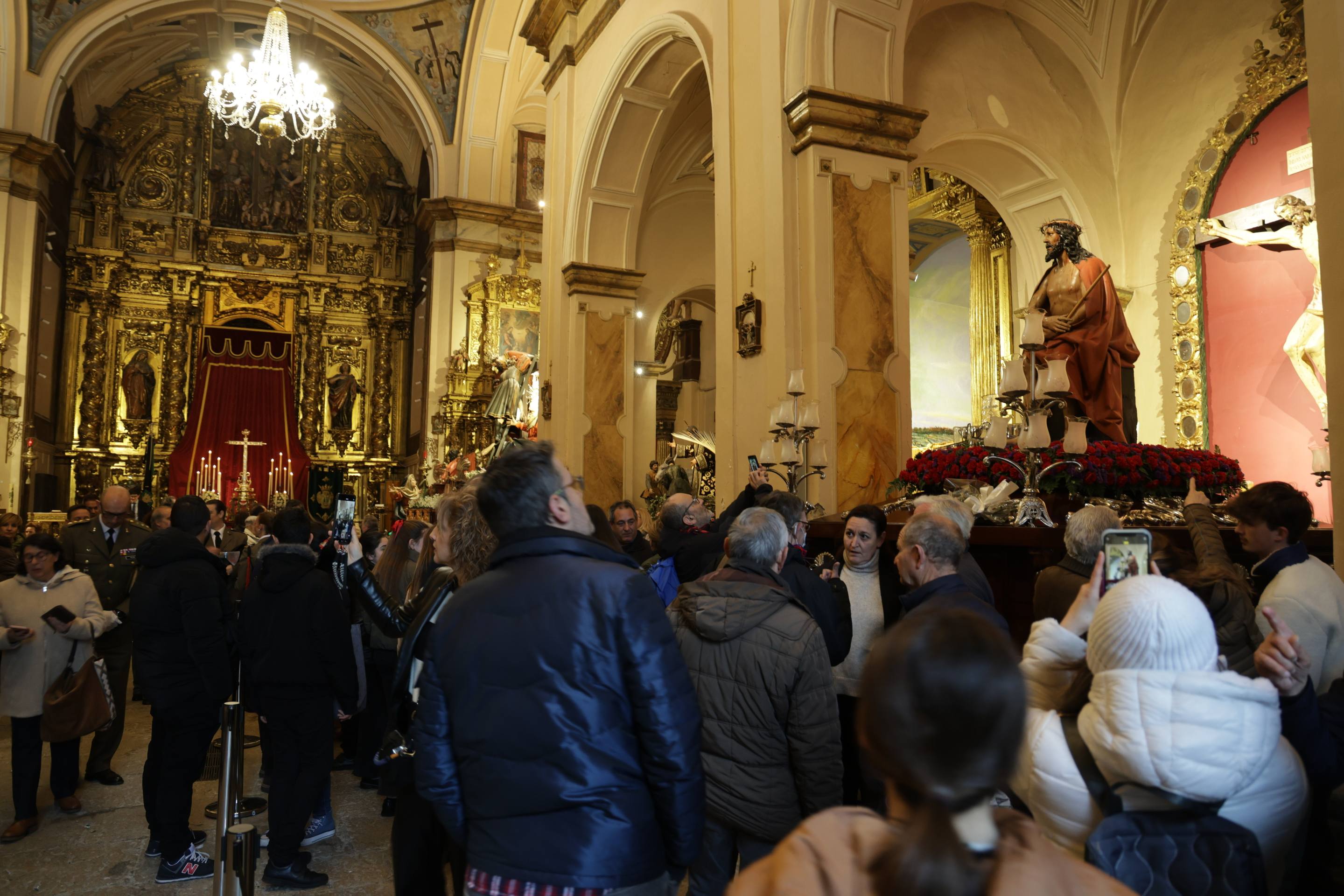 Las imágenes de la suspensión de la Procesión General del Viernes Santo