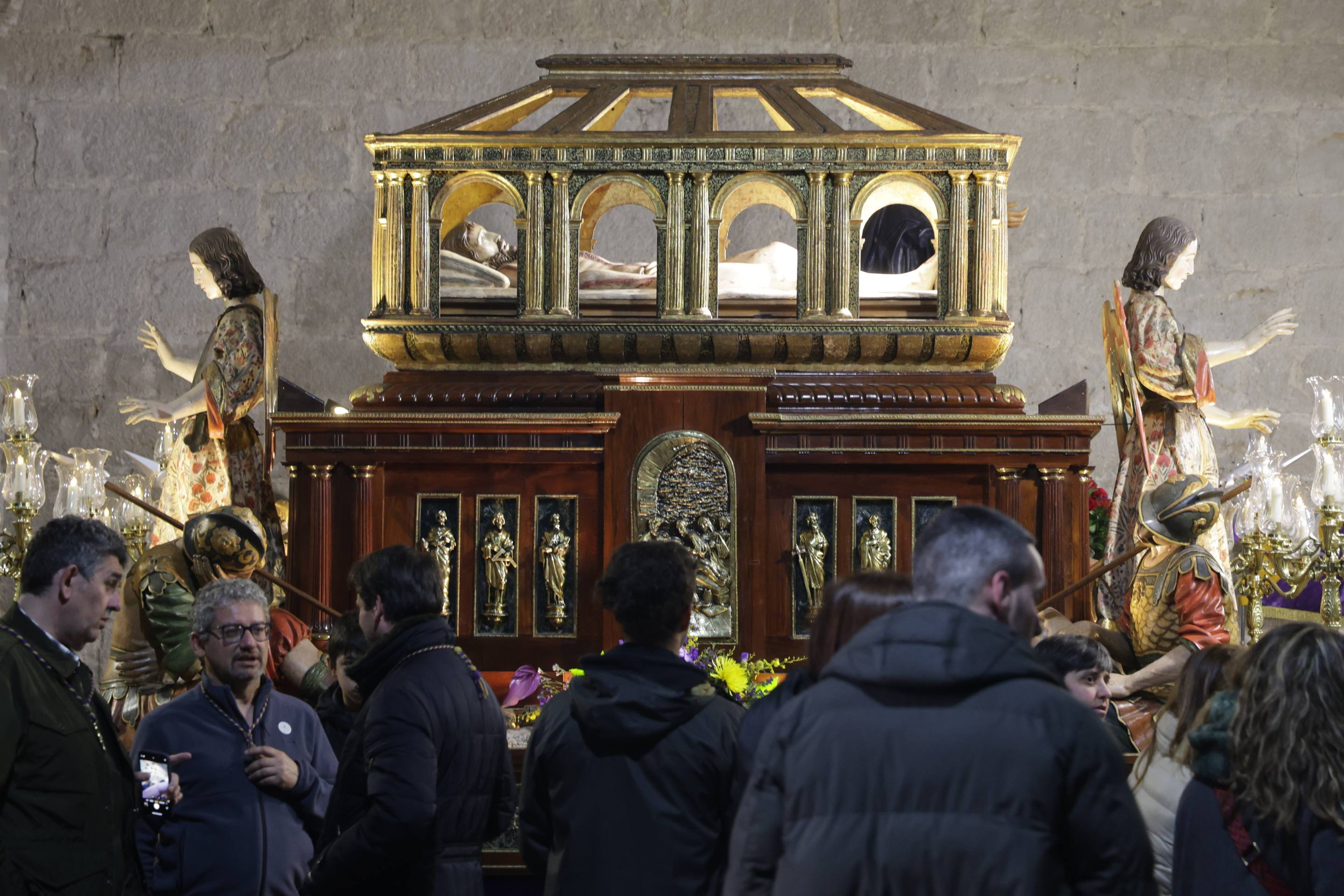 Las imágenes de la suspensión de la Procesión General del Viernes Santo