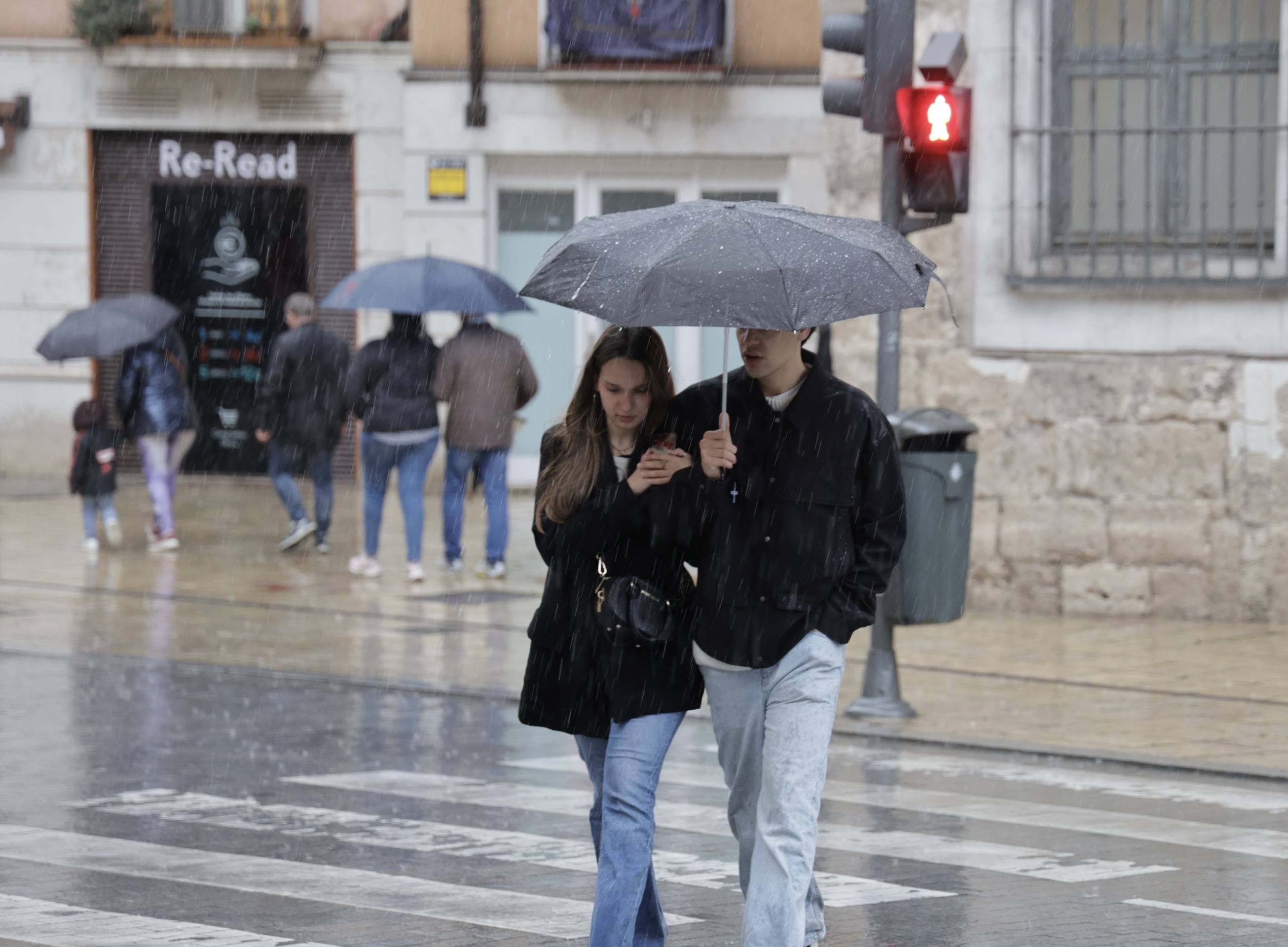 Las imágenes de la suspensión de la Procesión General del Viernes Santo