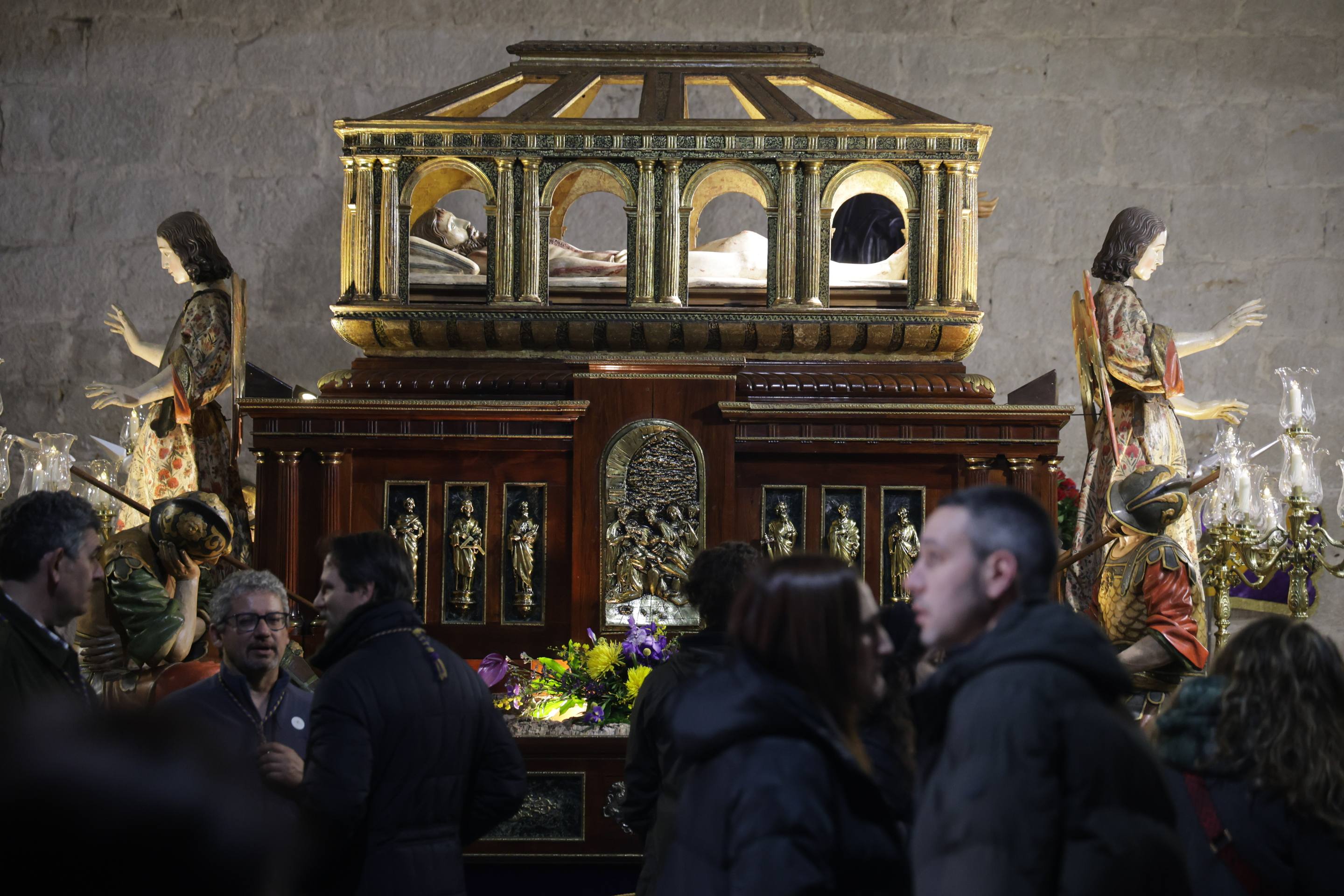 Las imágenes de la suspensión de la Procesión General del Viernes Santo