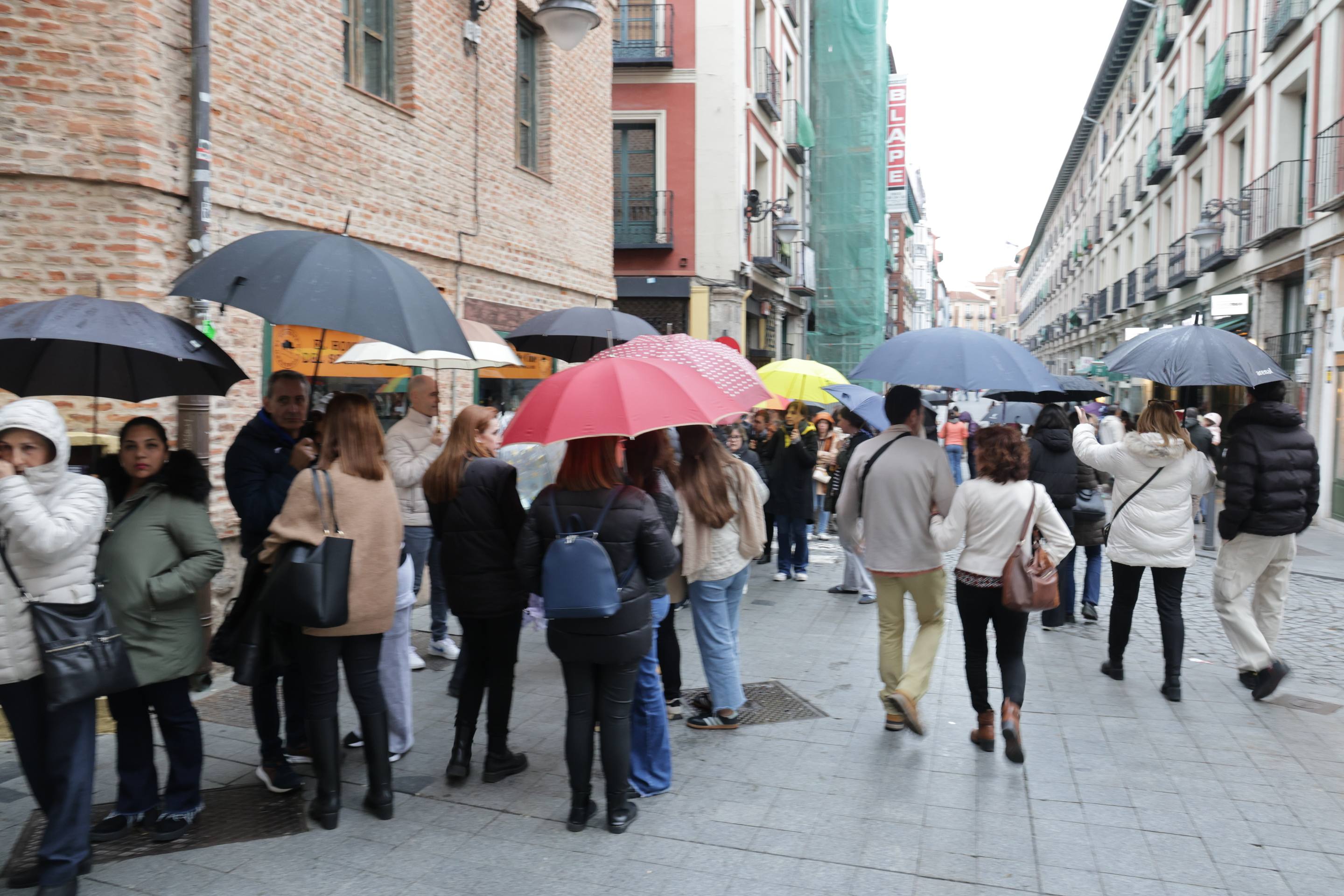 Las imágenes de la suspensión de la Procesión General del Viernes Santo