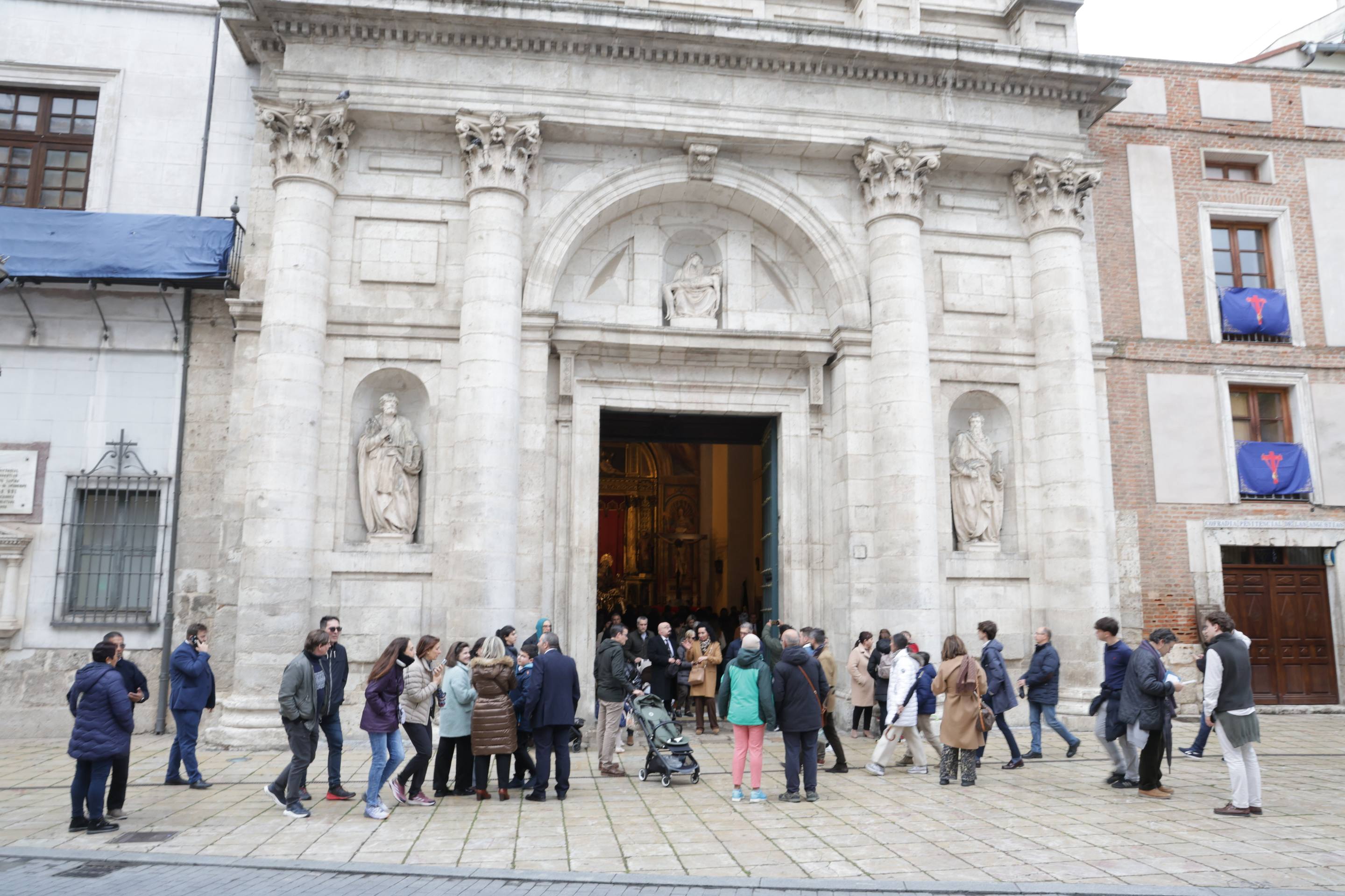 Las imágenes de la suspensión de la Procesión General del Viernes Santo
