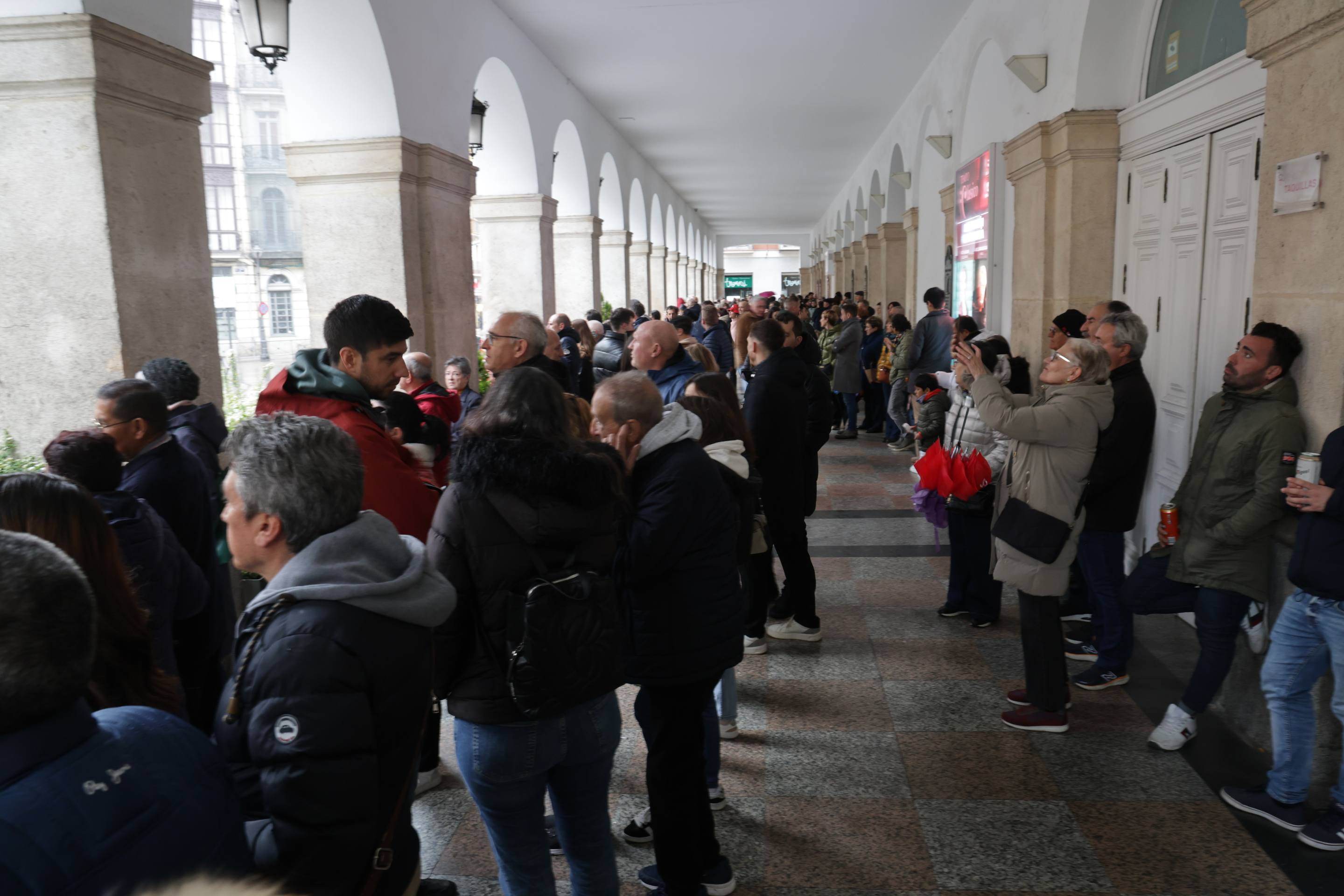 Las imágenes de la suspensión de la Procesión General del Viernes Santo