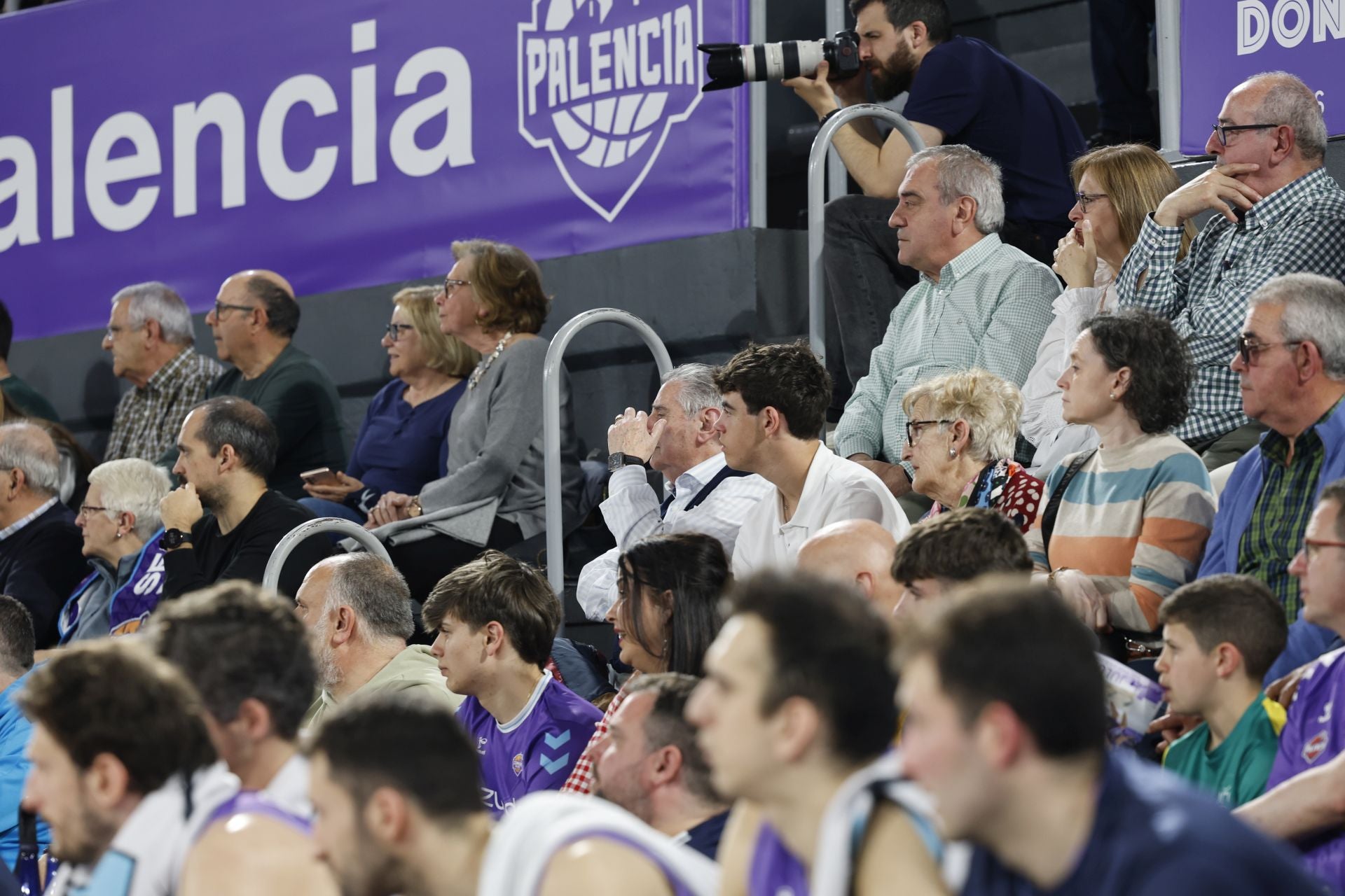 Así animó el público palentino al Súper Agropal ante el Tizona Burgos
