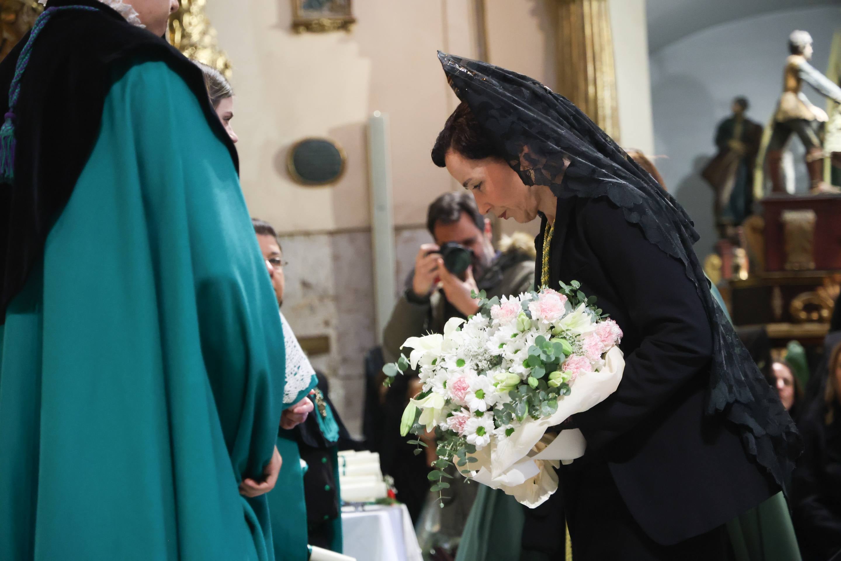 El Ofrecimiento de Dolores del Sábado Santo, en imágenes