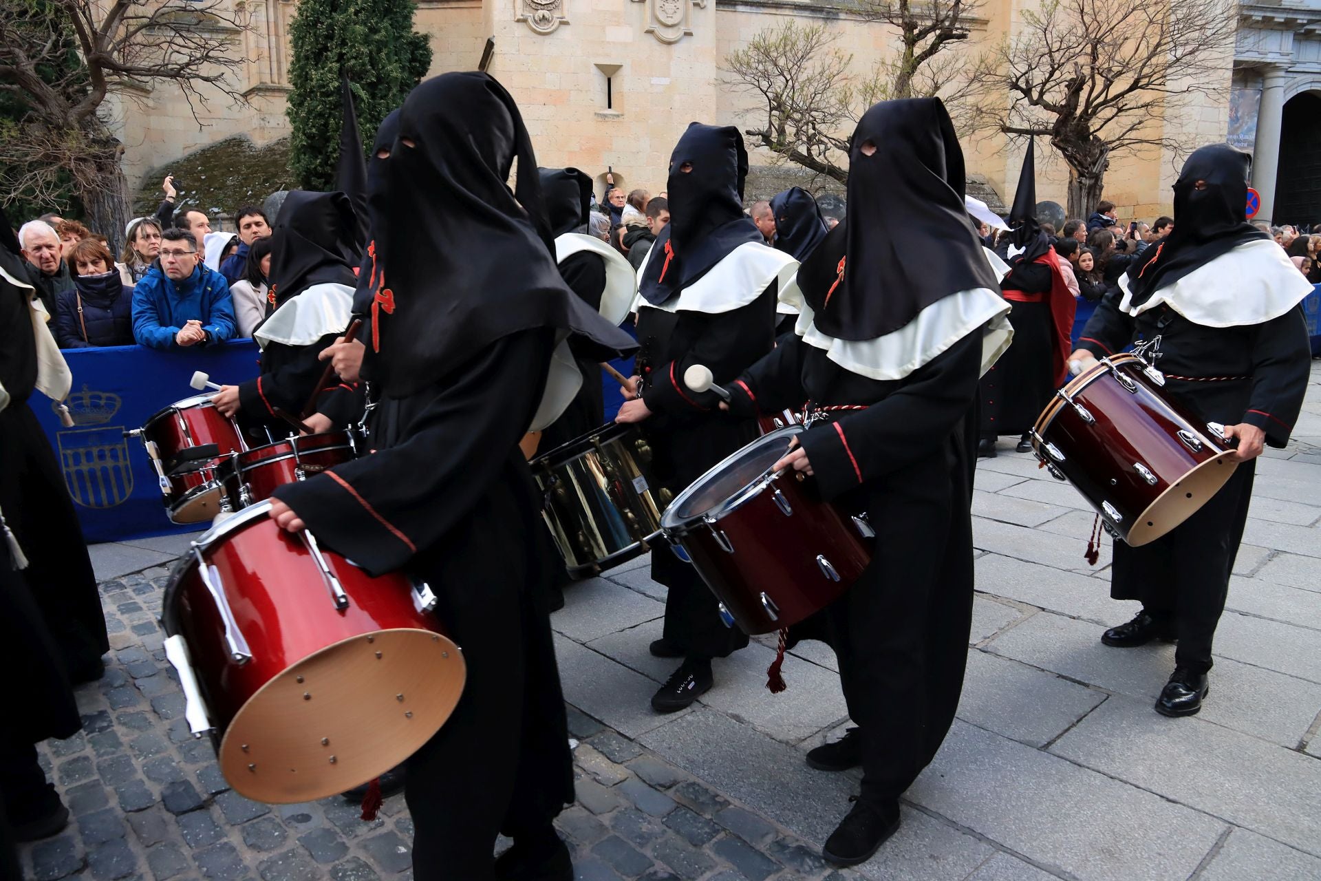 Fotos del Viernes Santo en Segovia (1 de 2)
