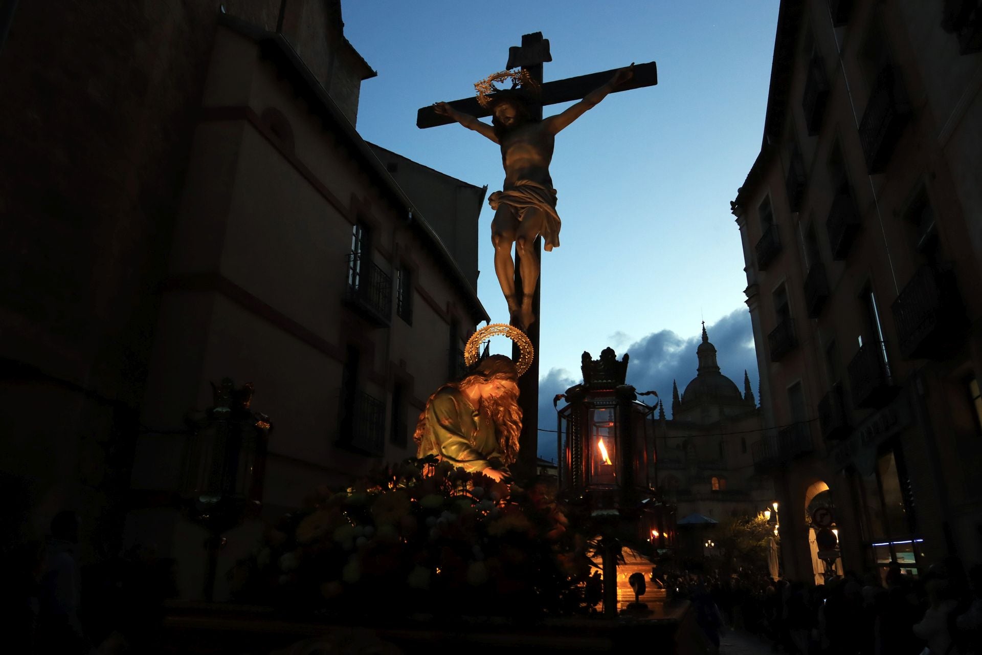 Fotos del Viernes Santo en Segovia (2 de 2)