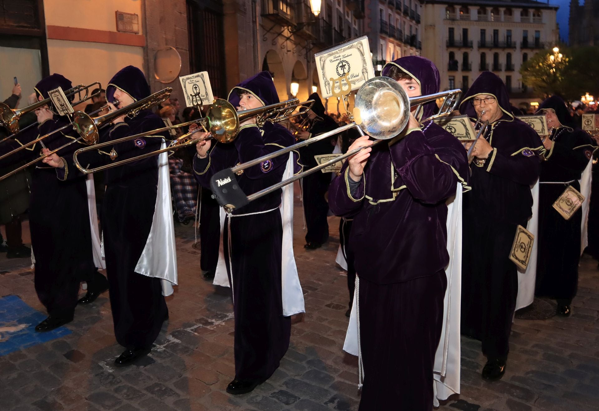Fotos del Viernes Santo en Segovia (2 de 2)