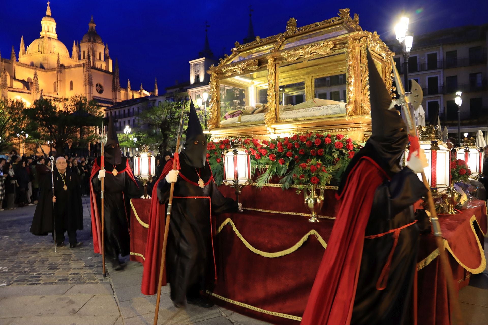 Fotos del Viernes Santo en Segovia (2 de 2)