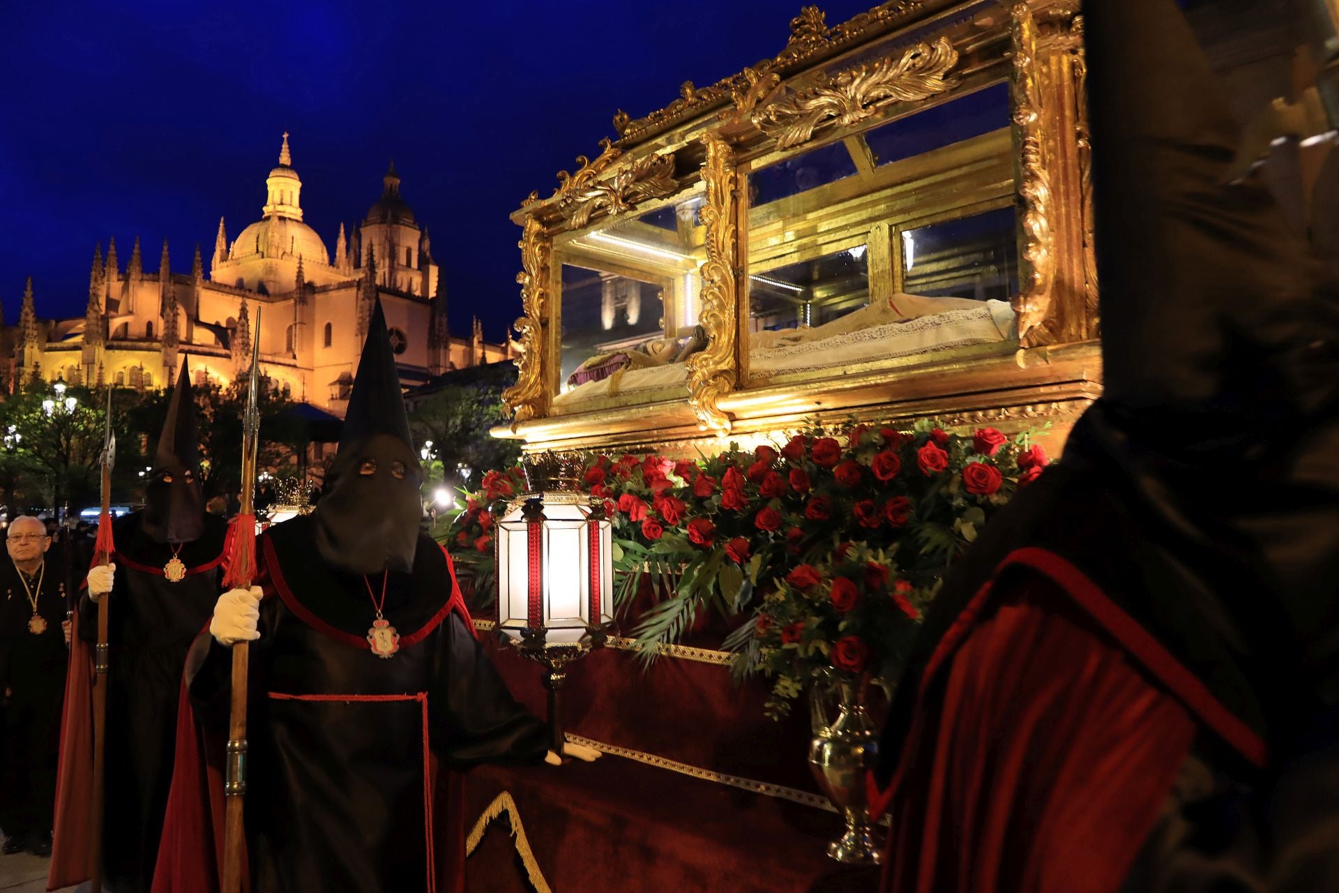 Fotos del Viernes Santo en Segovia (2 de 2)