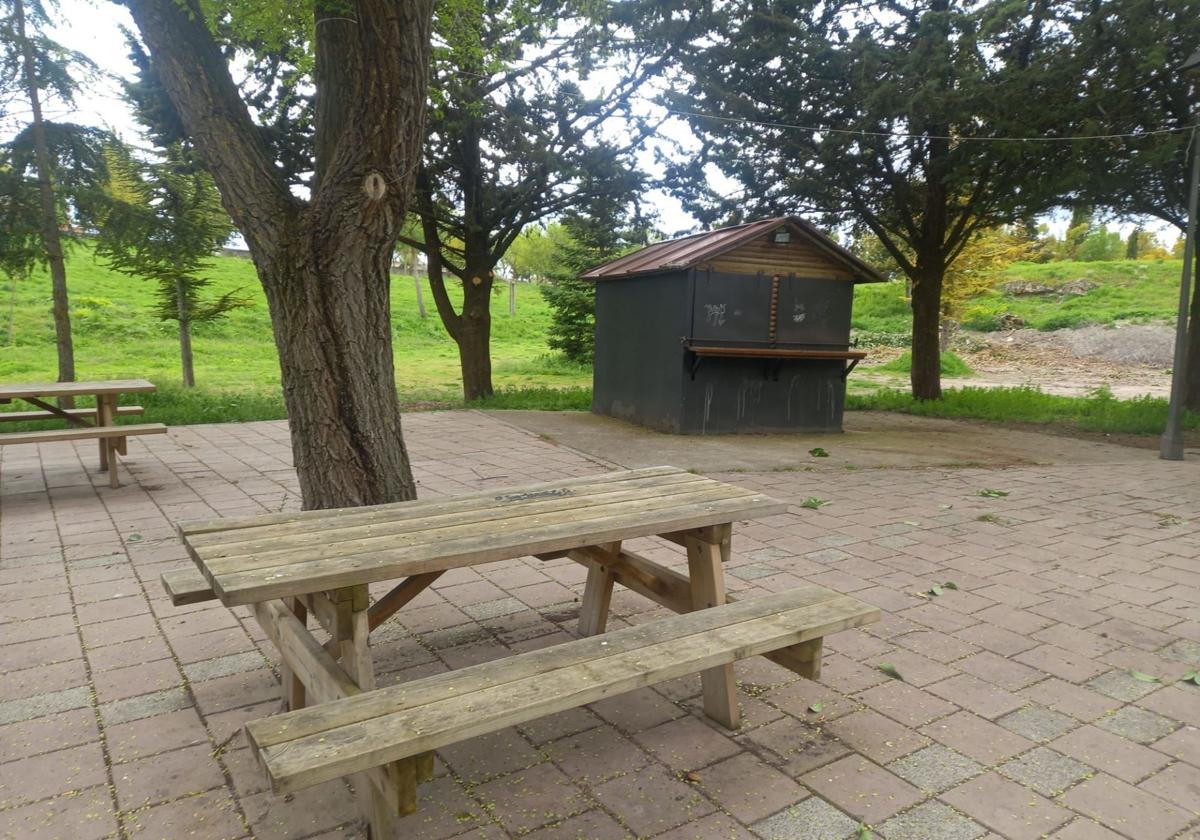 Cuéllar busca quien lleve el quiosco bar de la Huerta del Duque