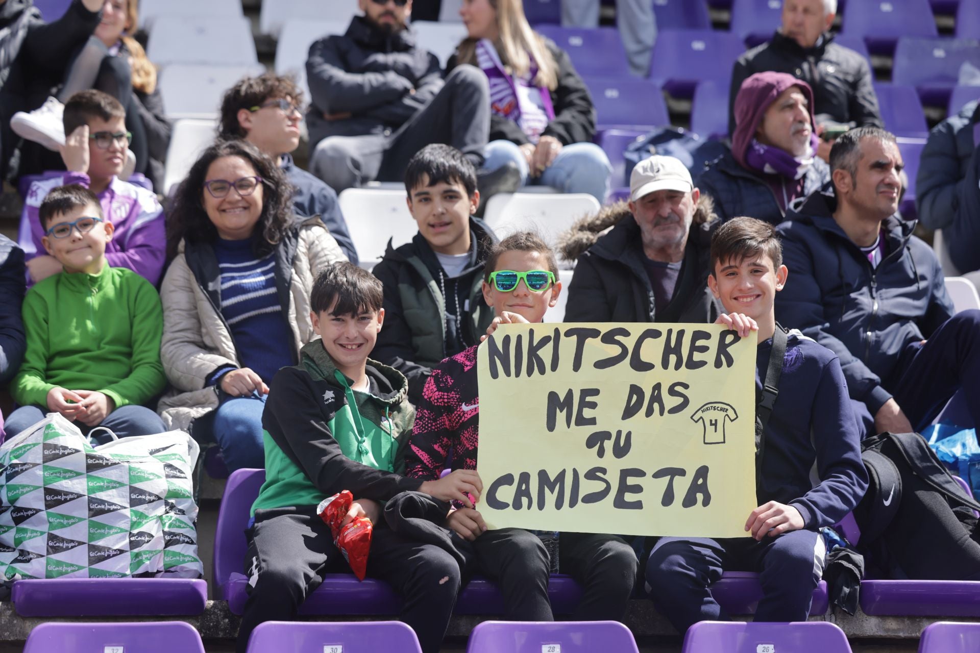 Búscate en la grada del Real Valladolid - Osasuna (4/4)