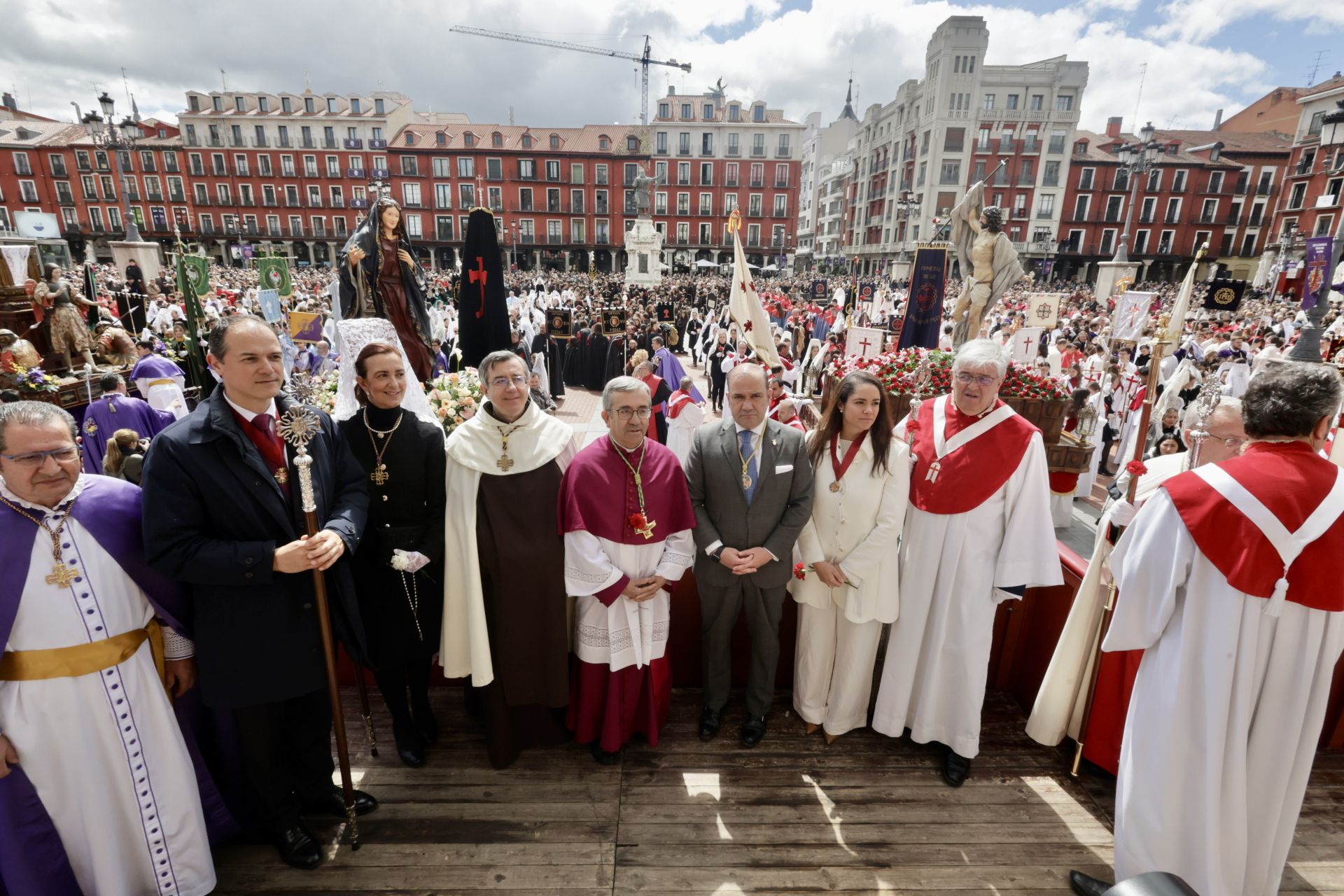 La Misa Pascual y el Encuentro de Jesús Resucitado con la Virgen de la Alegría en Valladolid