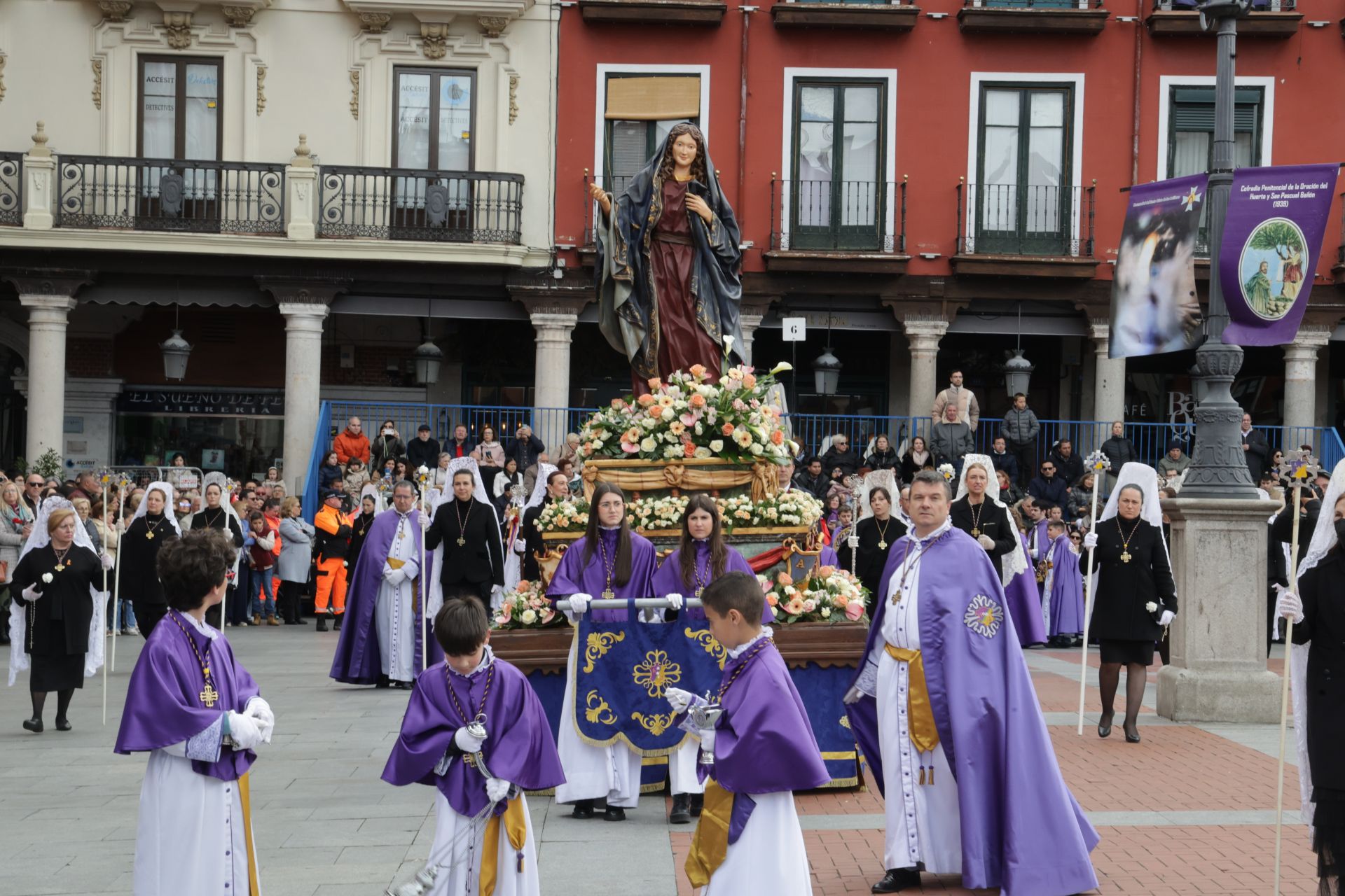 La Misa Pascual y el Encuentro de Jesús Resucitado con la Virgen de la Alegría en Valladolid