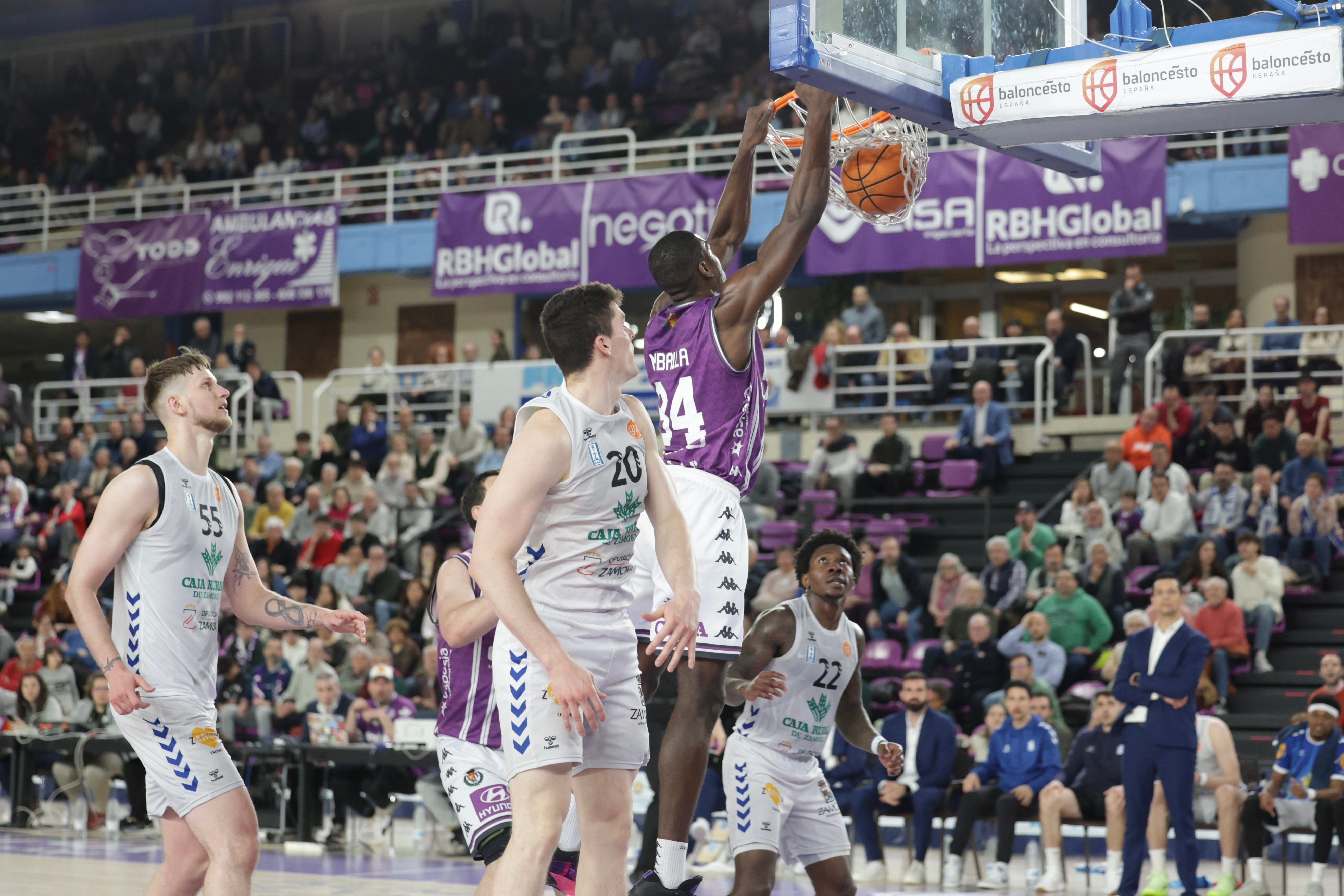 Las imágenes de la espectacular remontada del Real Valladolid Baloncesto contra el Zamora