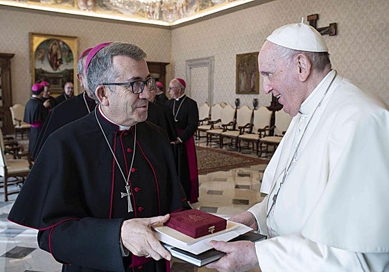 Visita 'ad limina' al Papa Francisco en 2022. Monseñor Luis Argüello acude como obispo auxiliar de Valladolid.