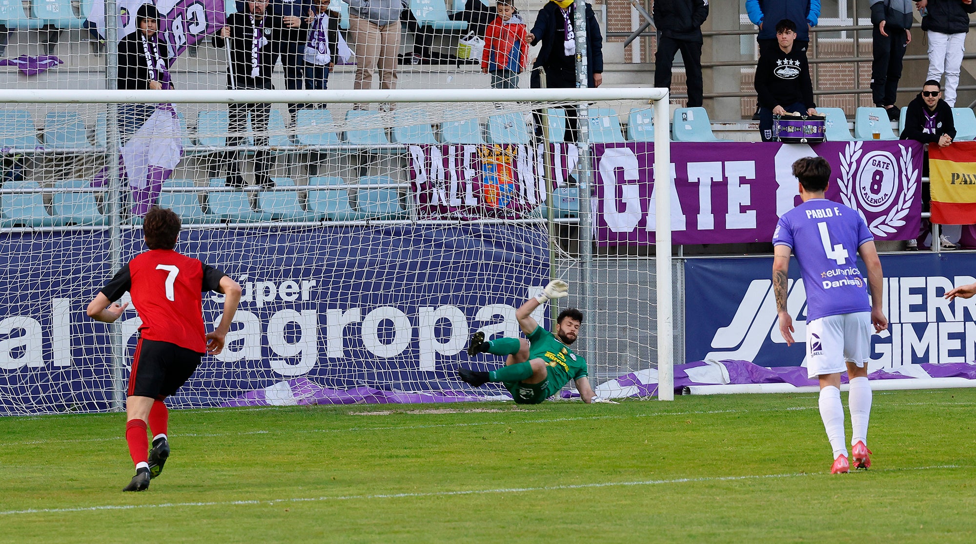 El Palencia Cristo no tuvo suerte ante el Mirandés B