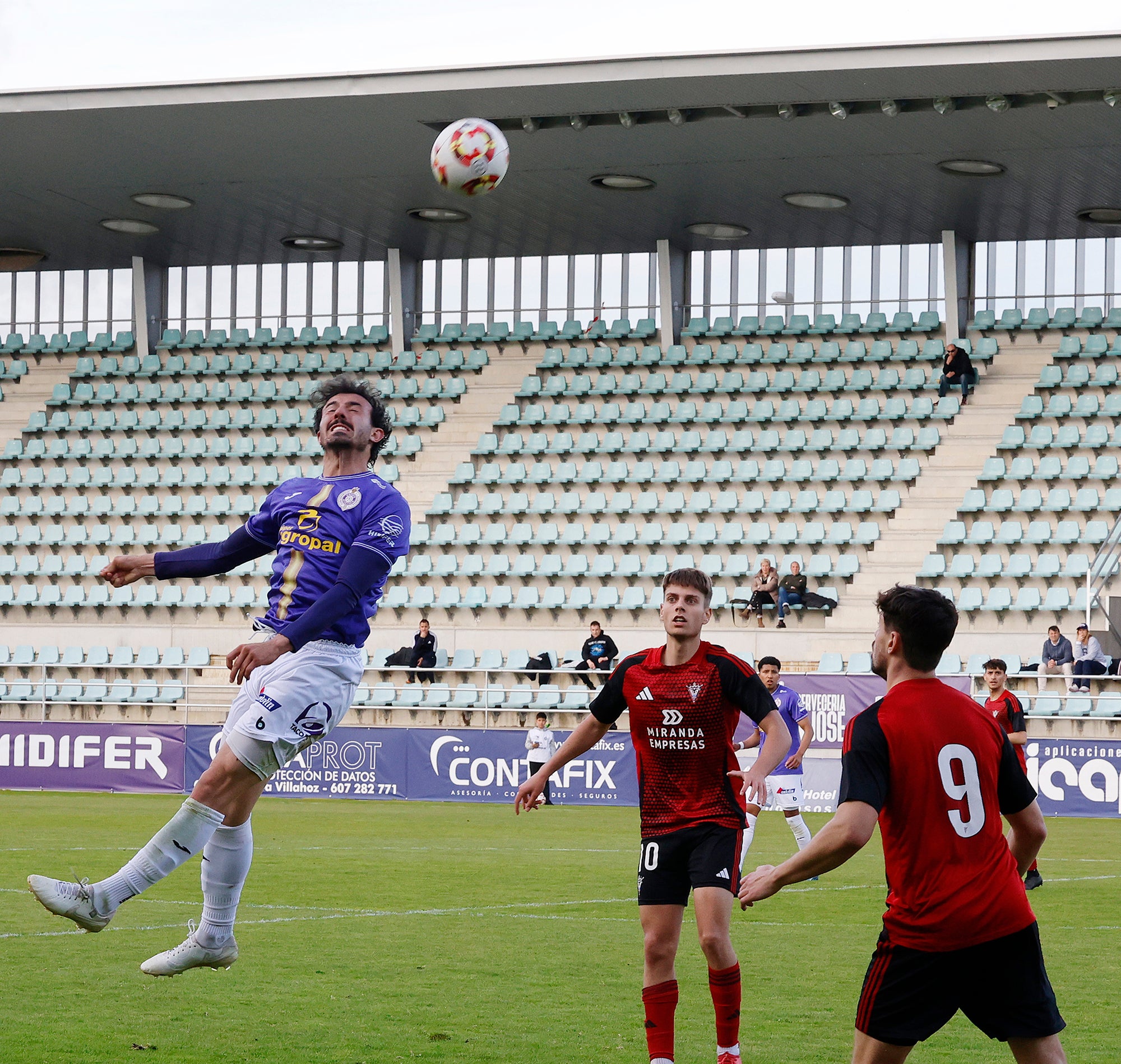 El Palencia Cristo no tuvo suerte ante el Mirandés B
