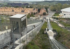EL funicular de la ladera norte, en funcionamiento, este martes.