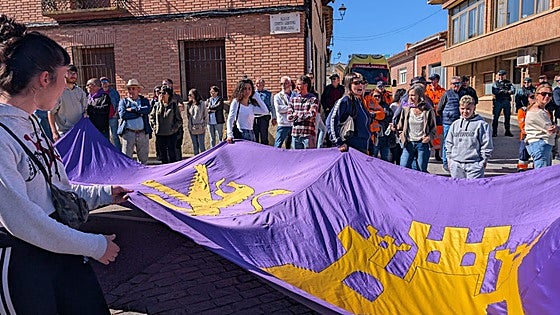 UGT y CC OO critican a los «enemigos de la libertad» por intentar tumbar Villalar