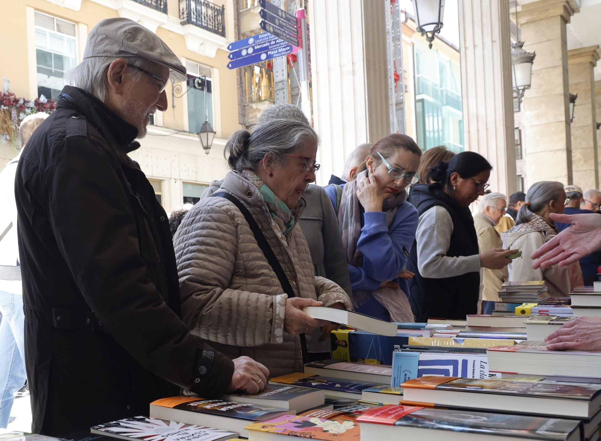 Los libros toman la Calle Mayor de Palencia