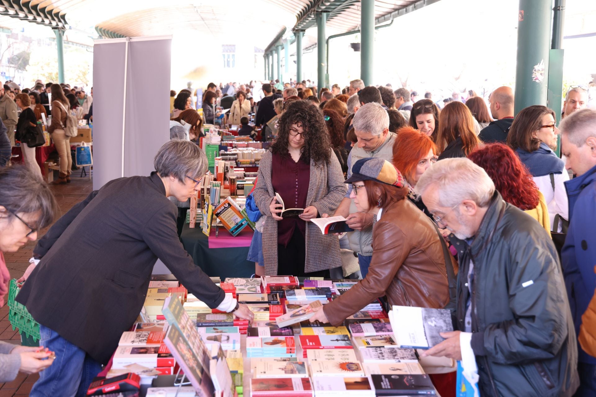 Día del Libro en la Plaza de España de Valladolid.