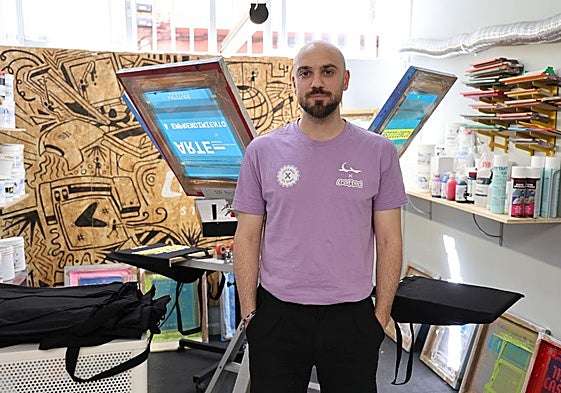 Carlos de la Cal en su estudio Crafted de la calle Veinte Metros de Valladolid