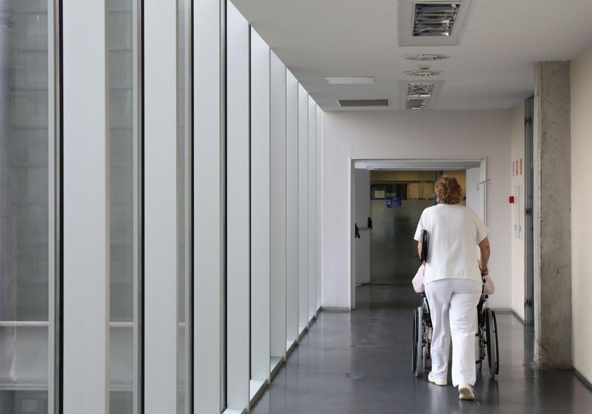Sacyl suma a las bolsas de empleo 734 enfermeros de cuatro especialidades
