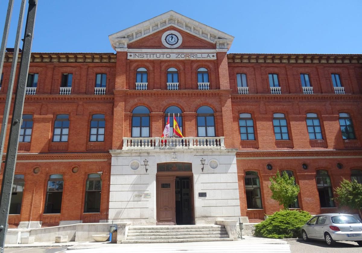 Educación restaurará los aleros y la cubierta del IES Zorrilla