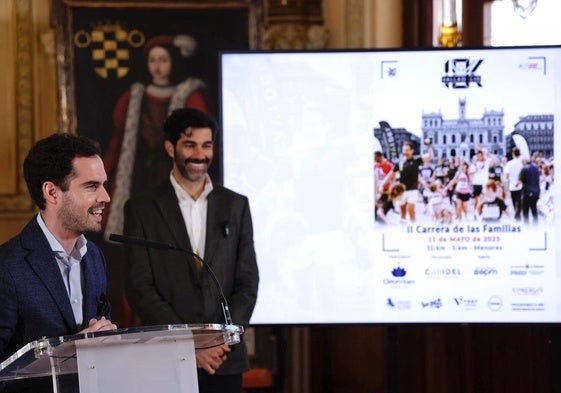 Rodrigo Nieto presenta la carrera de las familias.