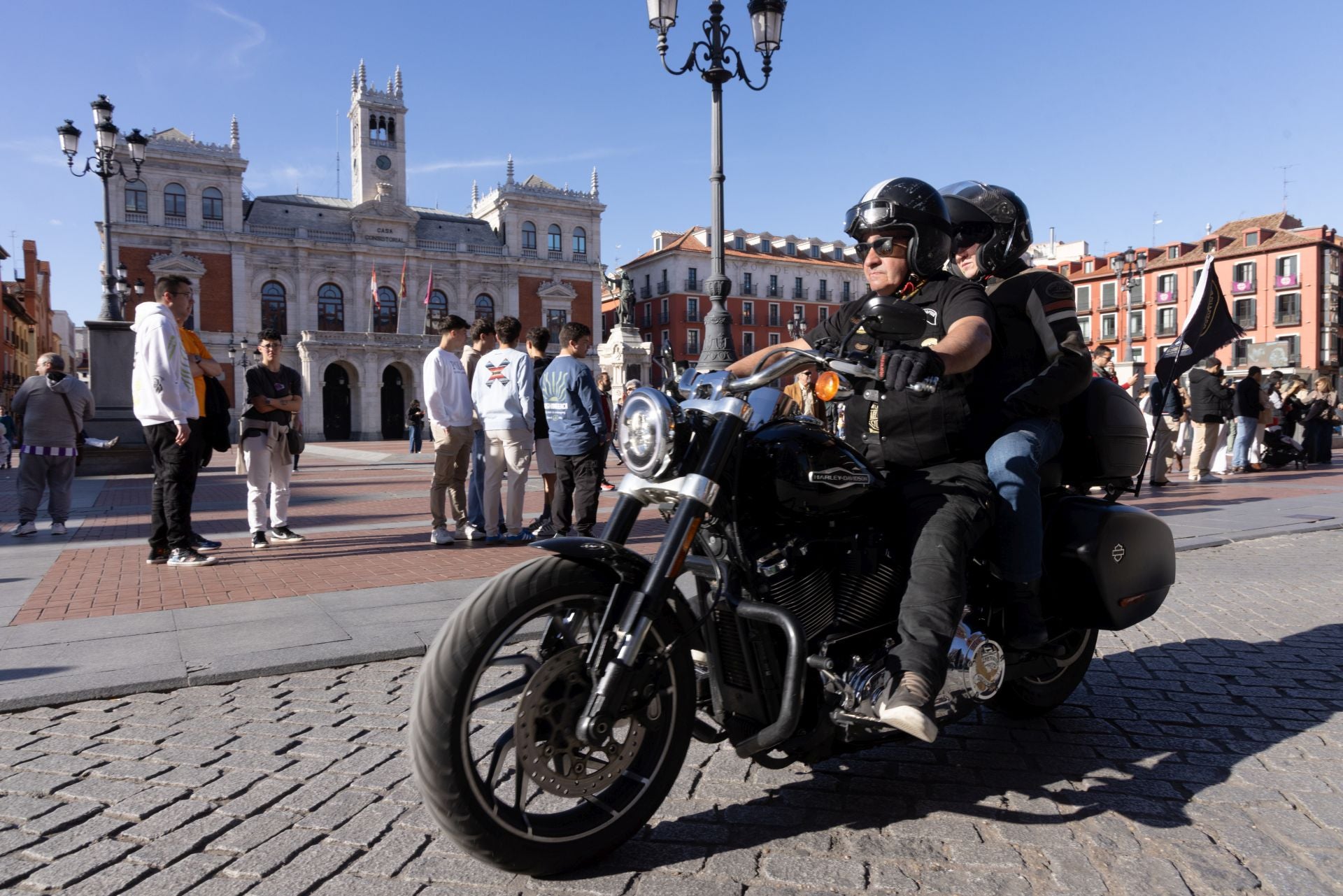 Las imágenes de las motos en la VIII Lechazada sobre Harley Davidson