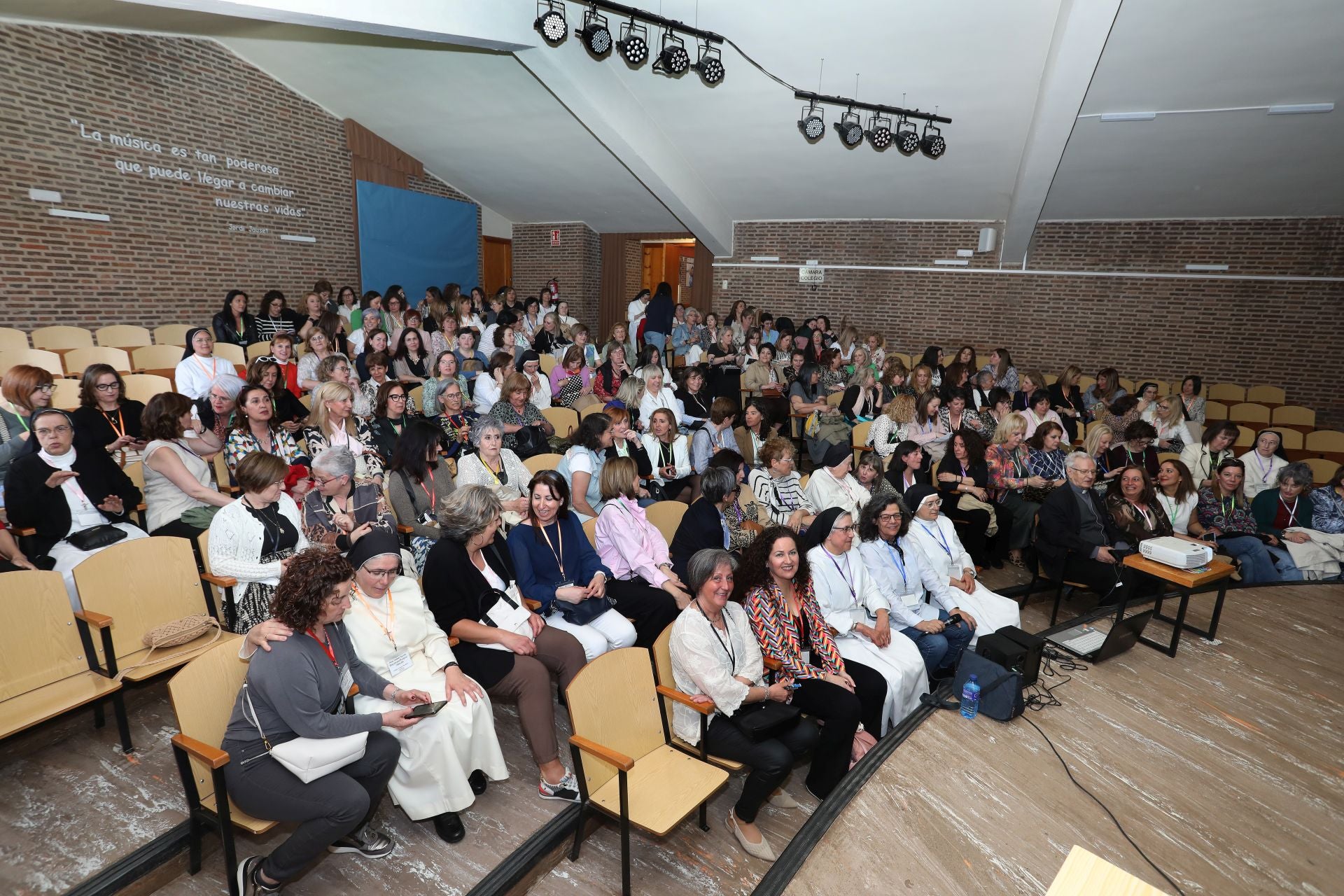 Encuentro de antiguas alumnas en el colegio Corazón de María