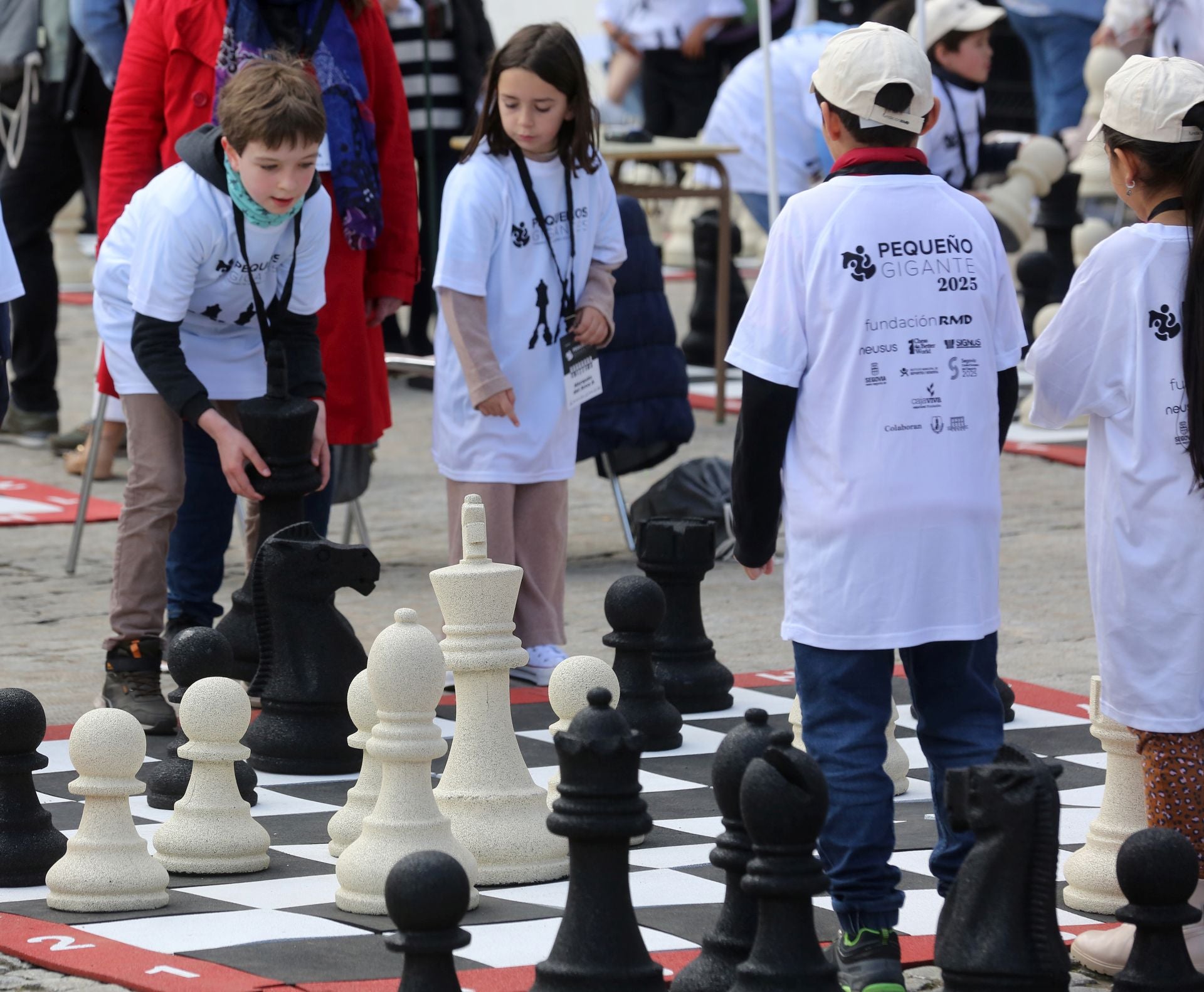 El torneo de ajedrez junto al Acueducto, en imágenes