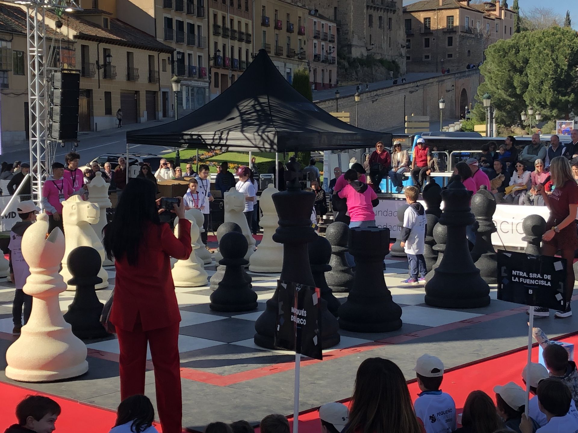 El torneo de ajedrez junto al Acueducto, en imágenes