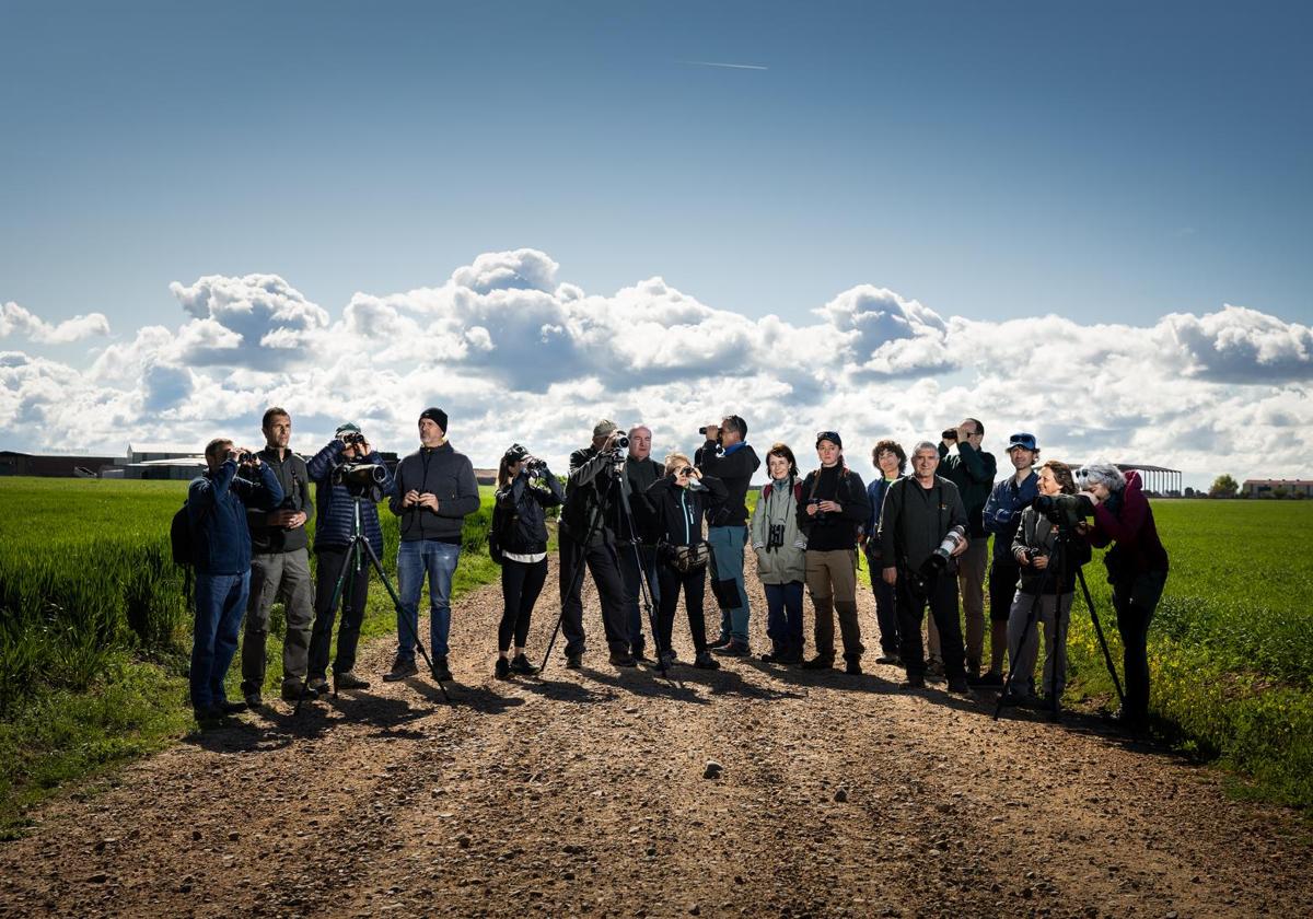 Integrantes de Acenva, durante una de sus salidas para conocer y divulgar la riqueza natural de Valladolid.