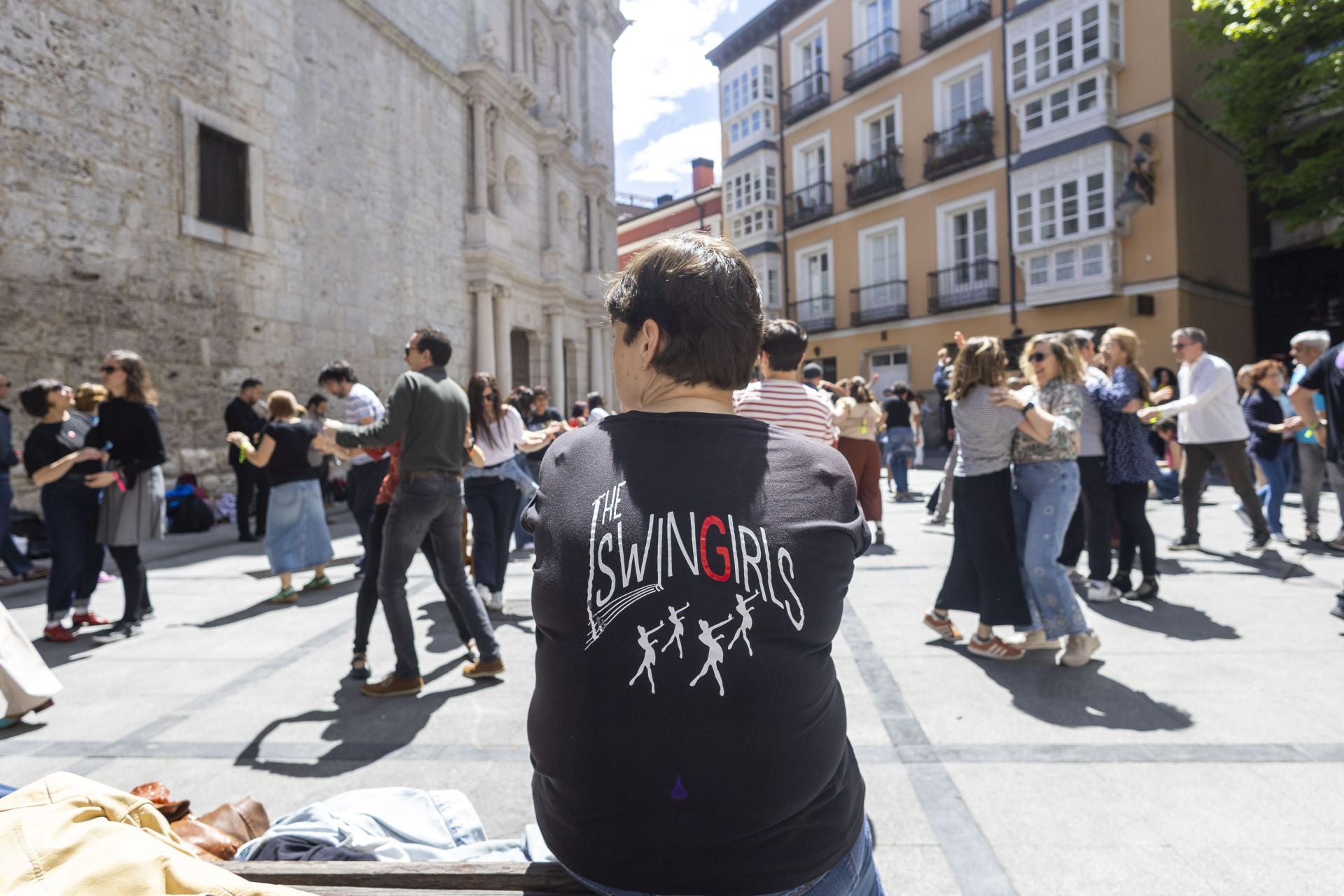 Decenas de bailaries de swing toman Valladolid
