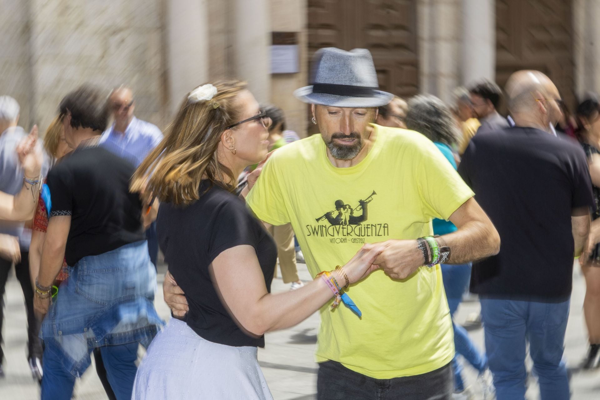 Decenas de bailaries de swing toman Valladolid
