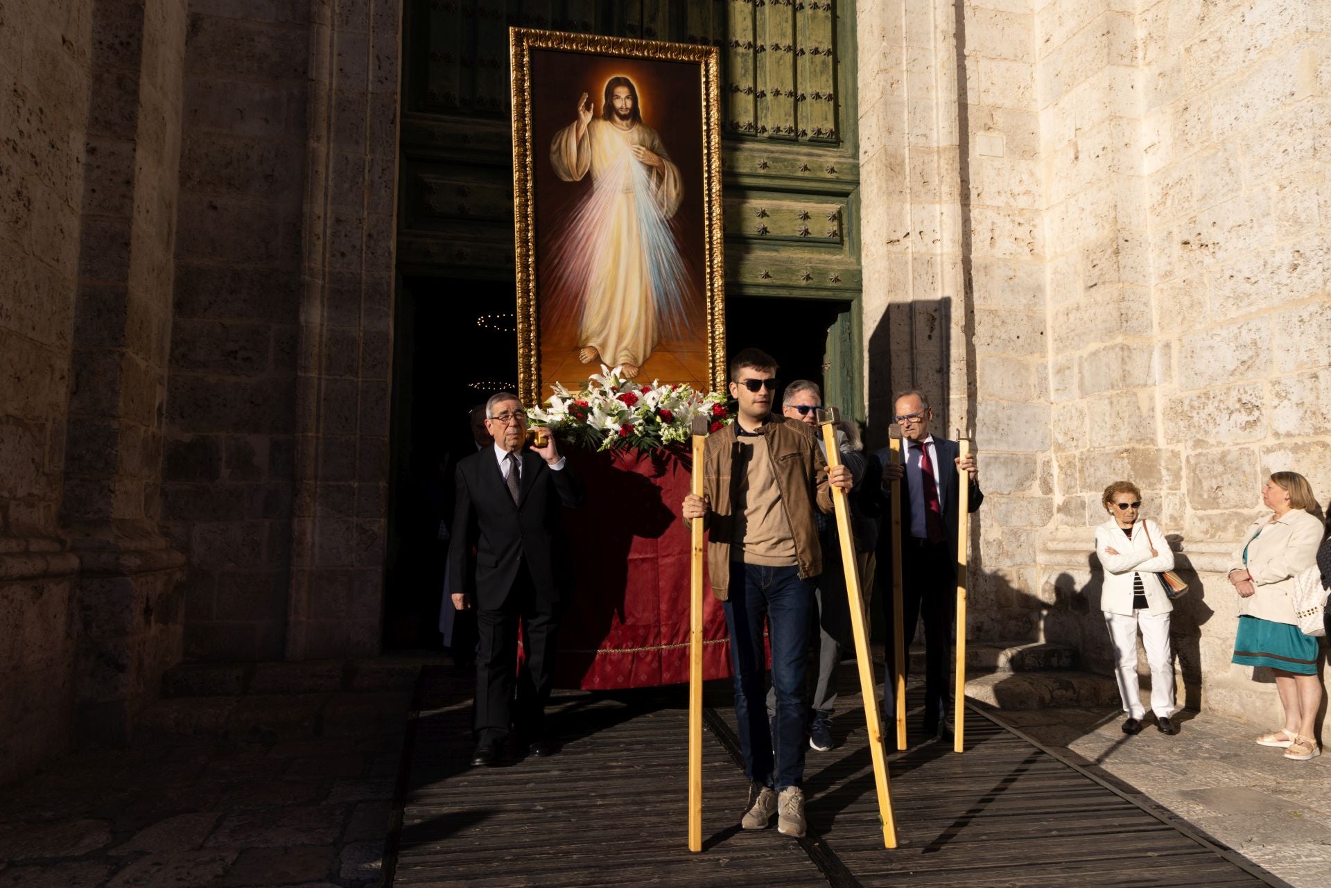 La procesión de la Divina Misericordia, en imágenes