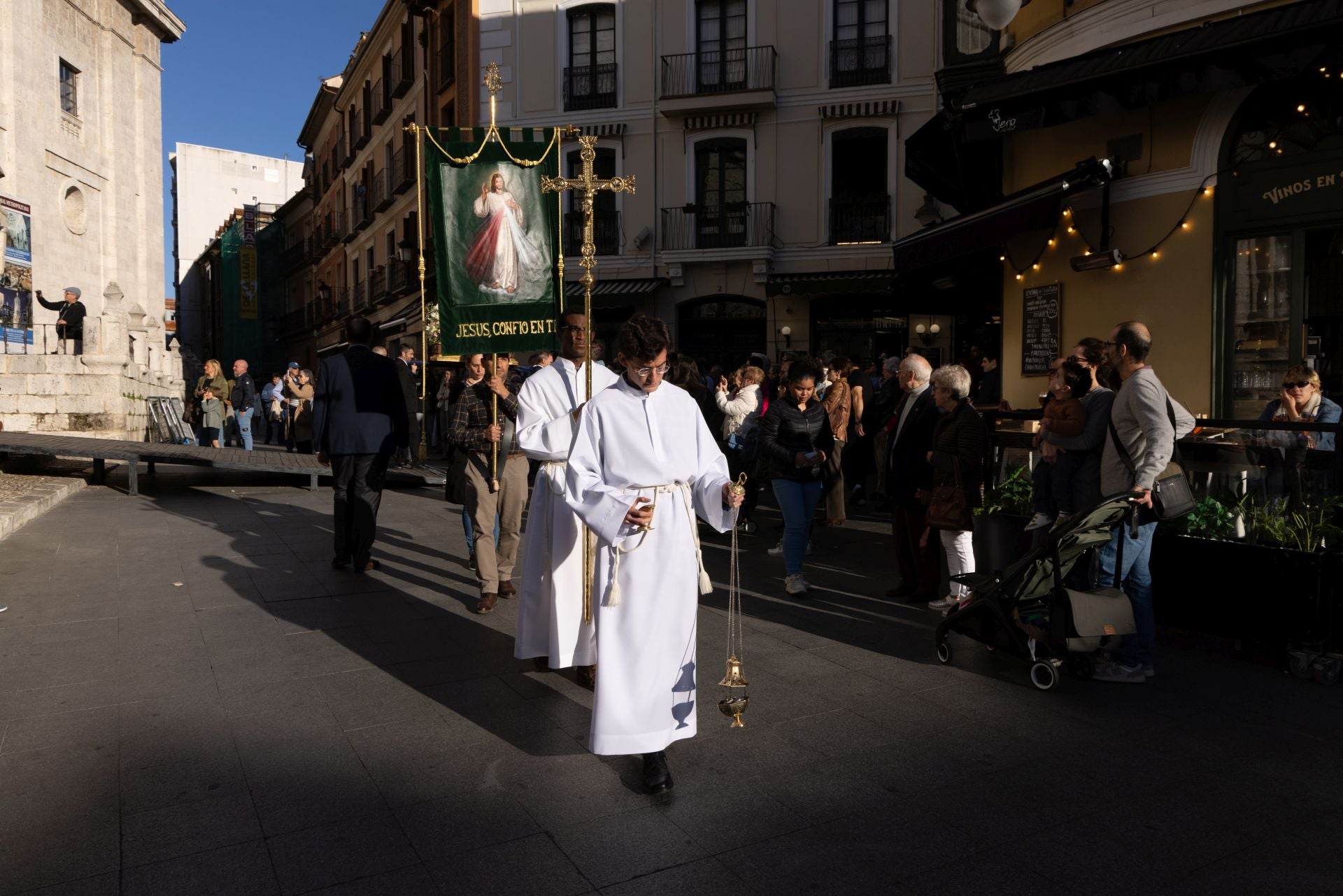 La procesión de la Divina Misericordia, en imágenes