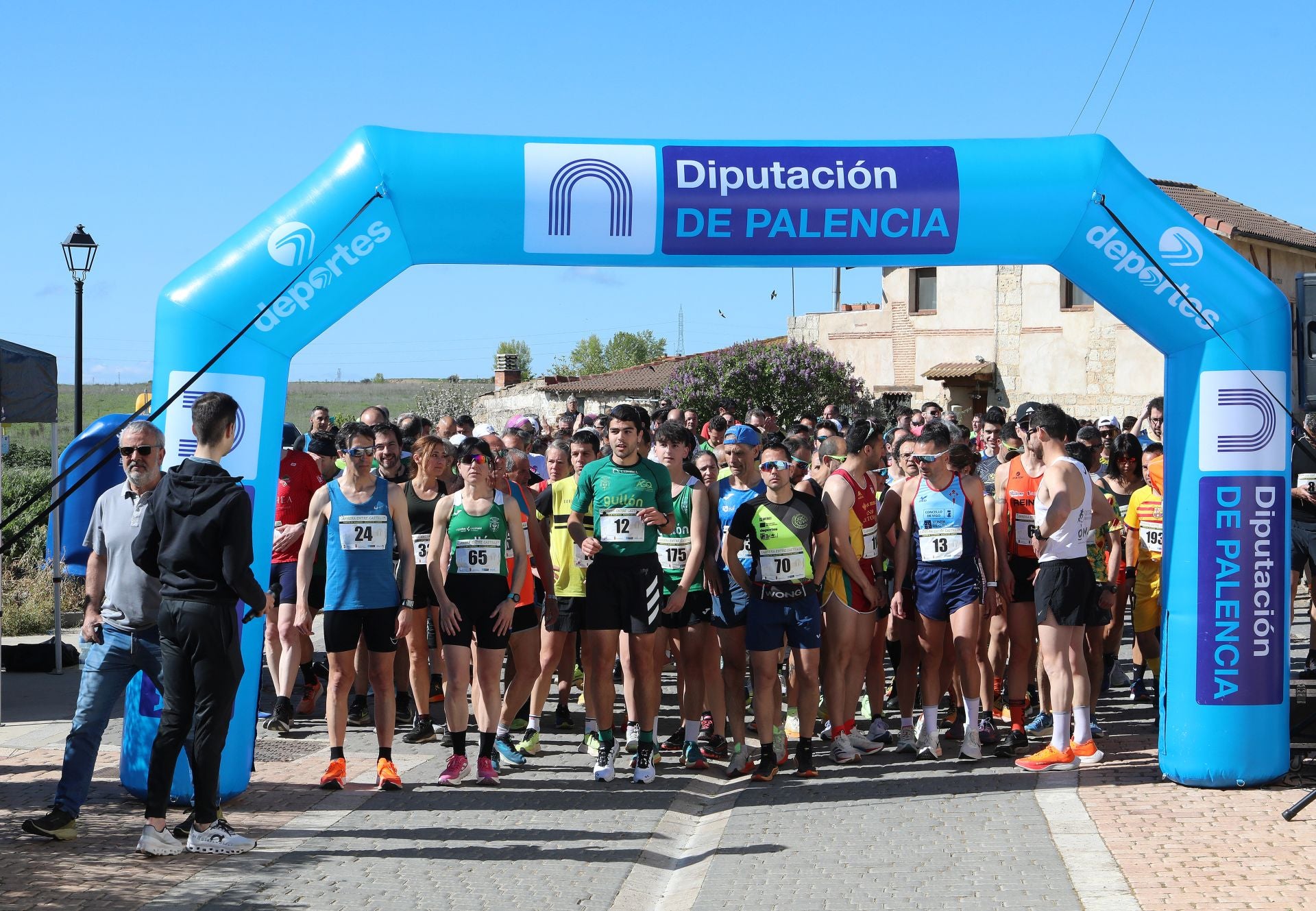 Así ha sido la carrera Entre Castillos con más de 200 participantes