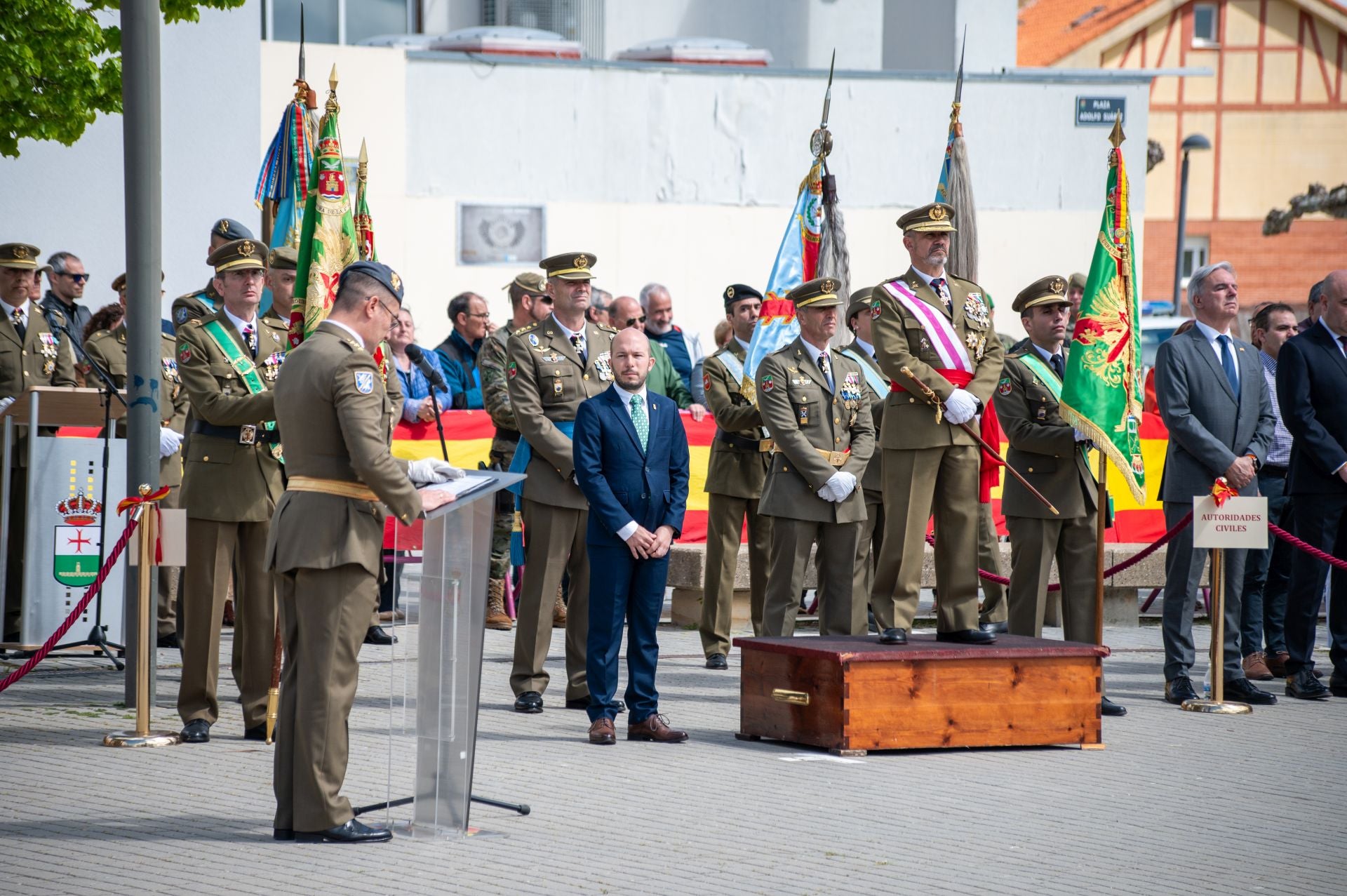 Los vecinos de Villamuriel juran fidelidad a la bandera de España