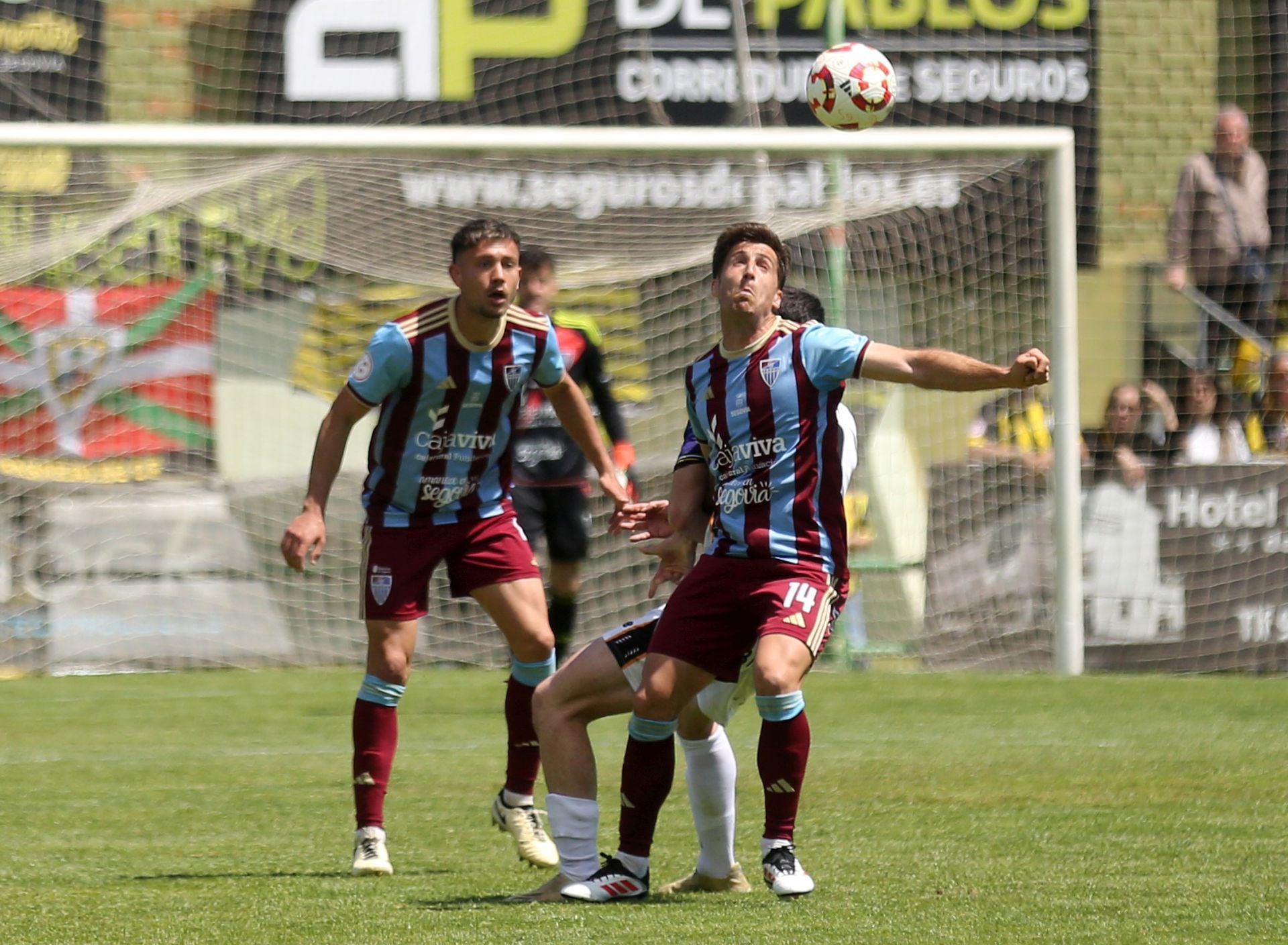 Fotos del partido entre la Segoviana y el Barakaldo