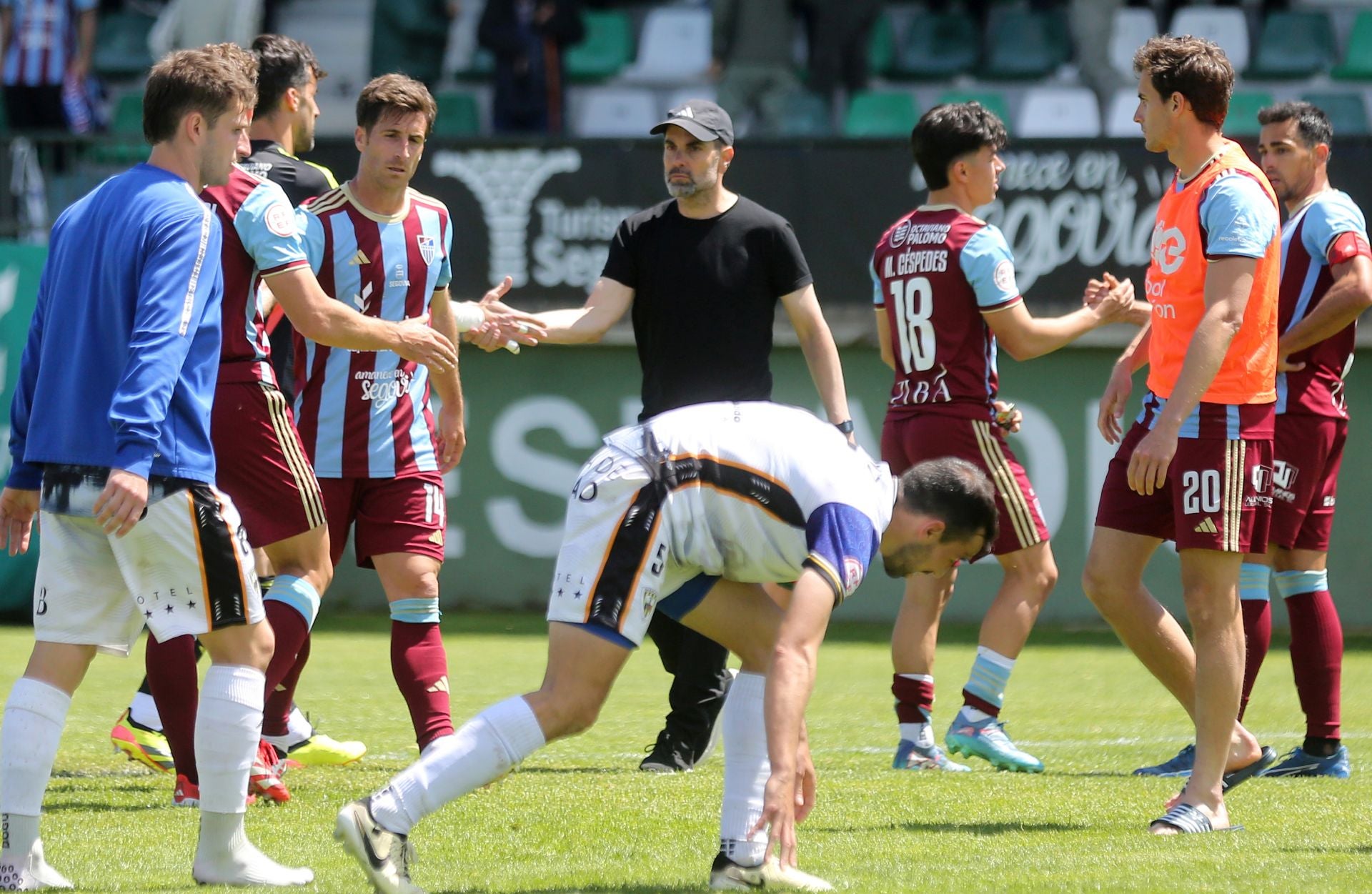 Fotos del partido entre la Segoviana y el Barakaldo