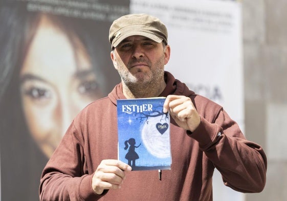 Rubén Ruiz, autor del libro 'Esther'.