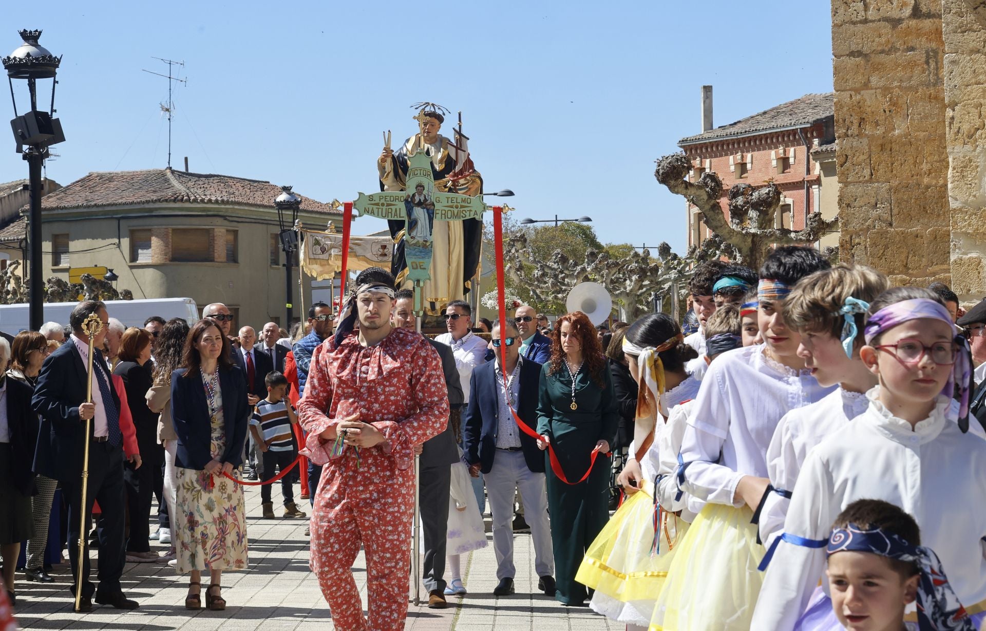 Frómista vibra con la procesión por San Telmo