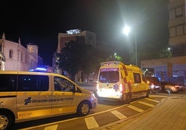 Vehículo de la DGT, ambulancia y Policía Local en San Lázaro en un accidente el domingo por la noche.